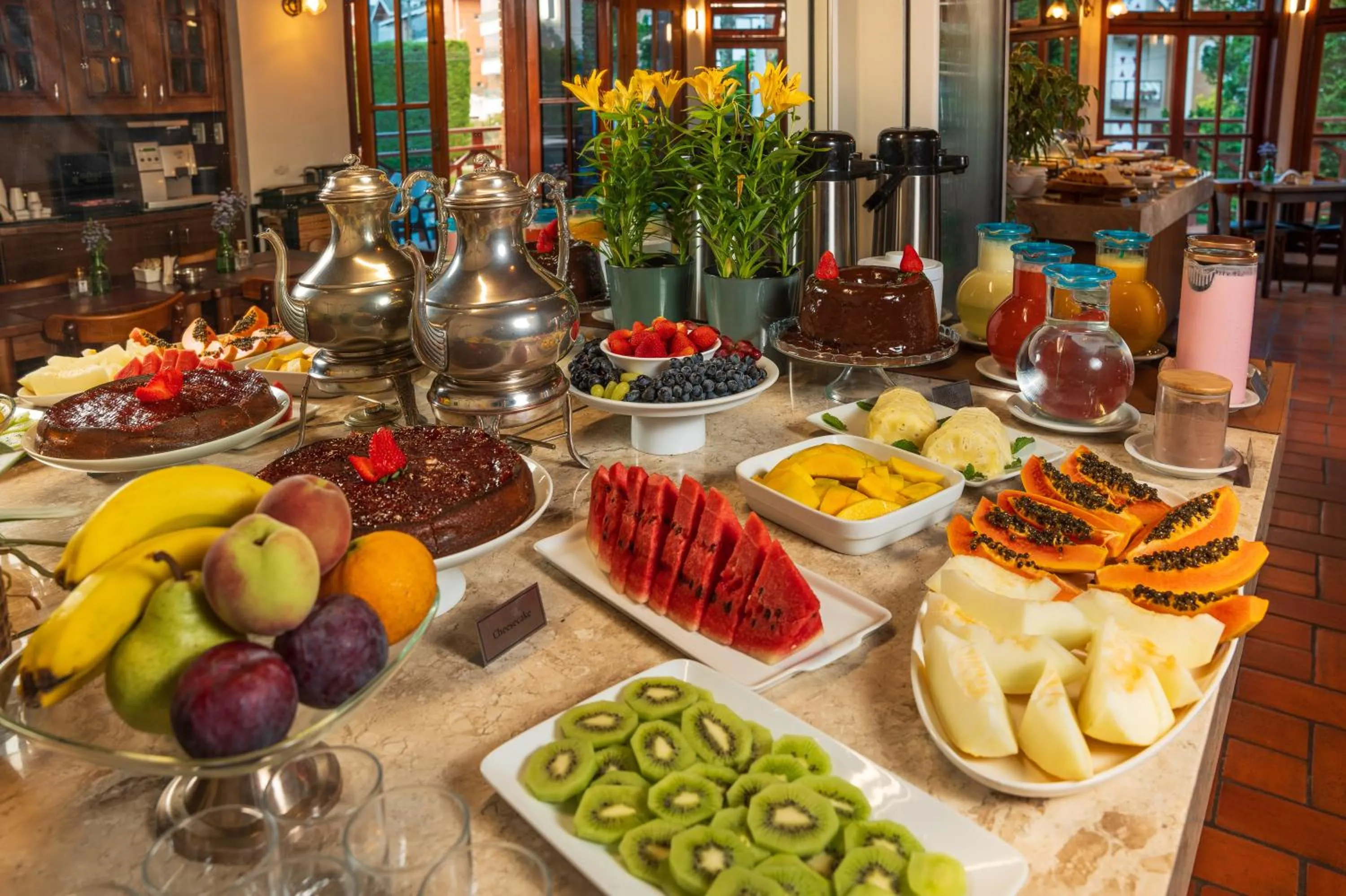 Food and drinks in Pousada Campos de Provence Campos do Jordão