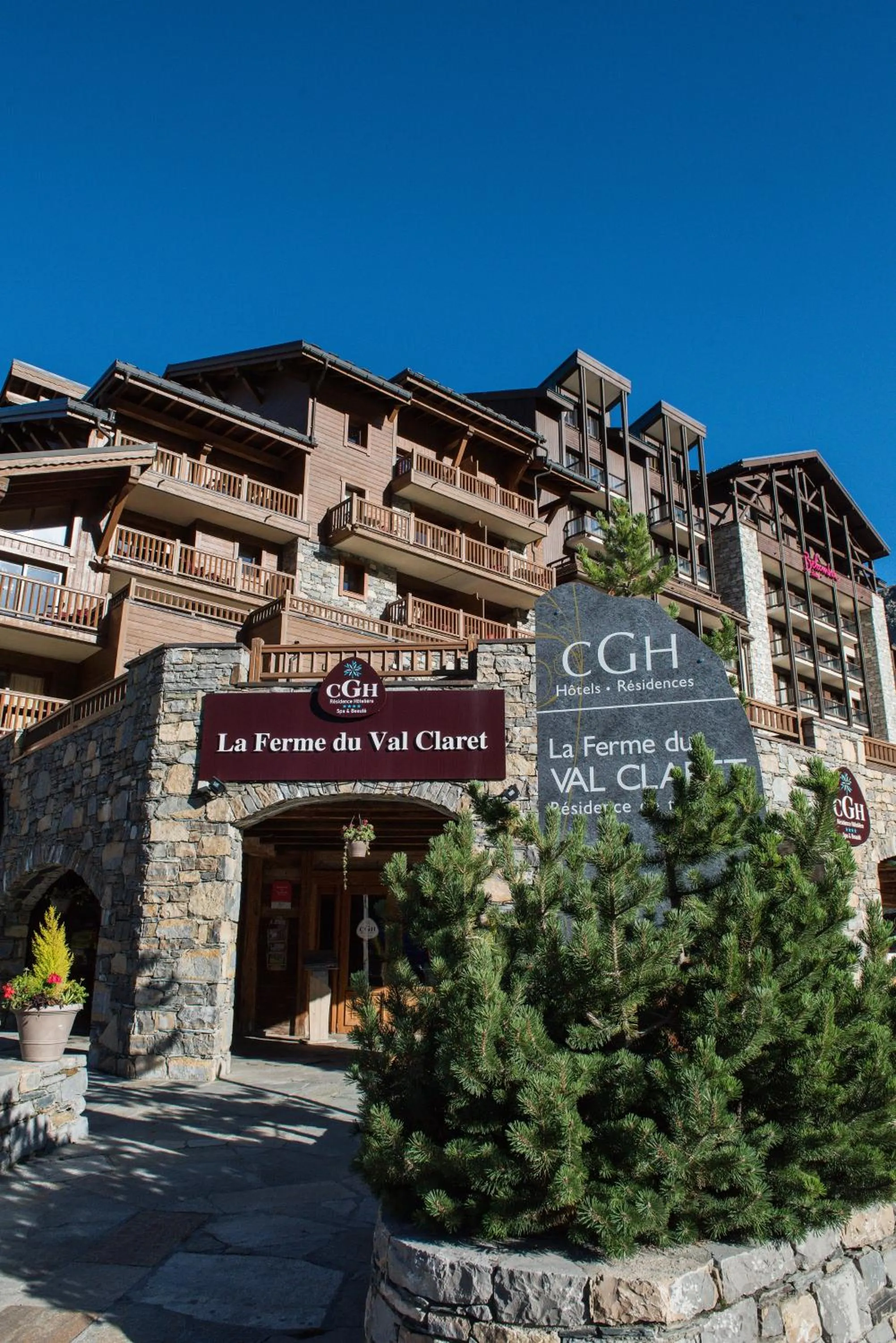 Facade/entrance in CGH Résidences & Spas La Ferme Du Val Claret