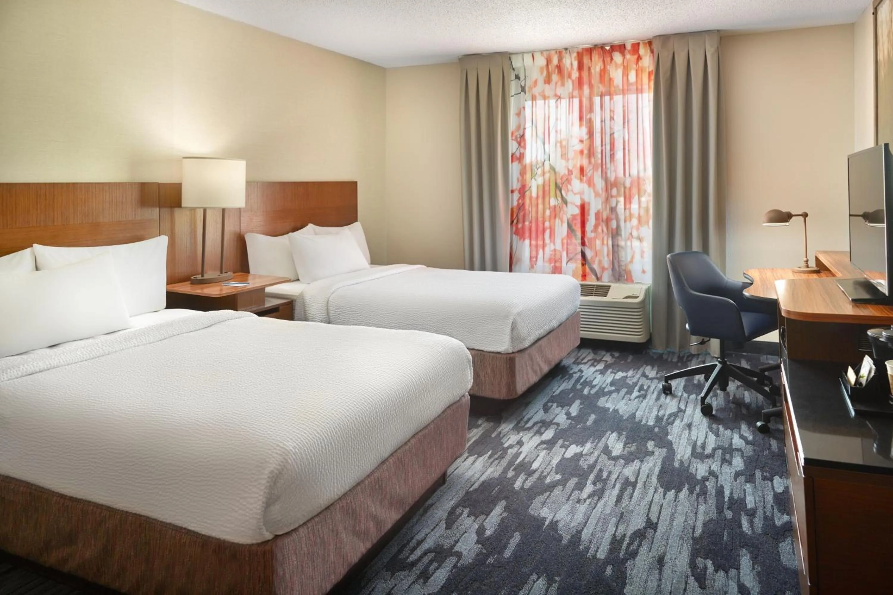 Photo of the whole room, Bed in Fairfield Inn & Suites by Marriott Anderson Clemson