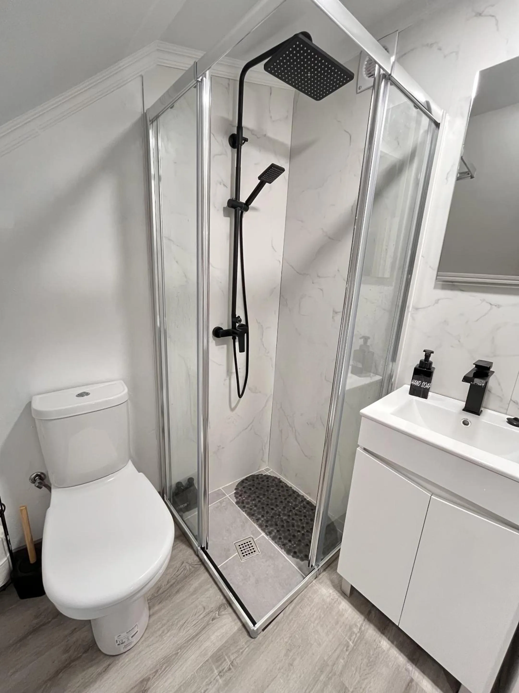 Bathroom in Gardens Guest House