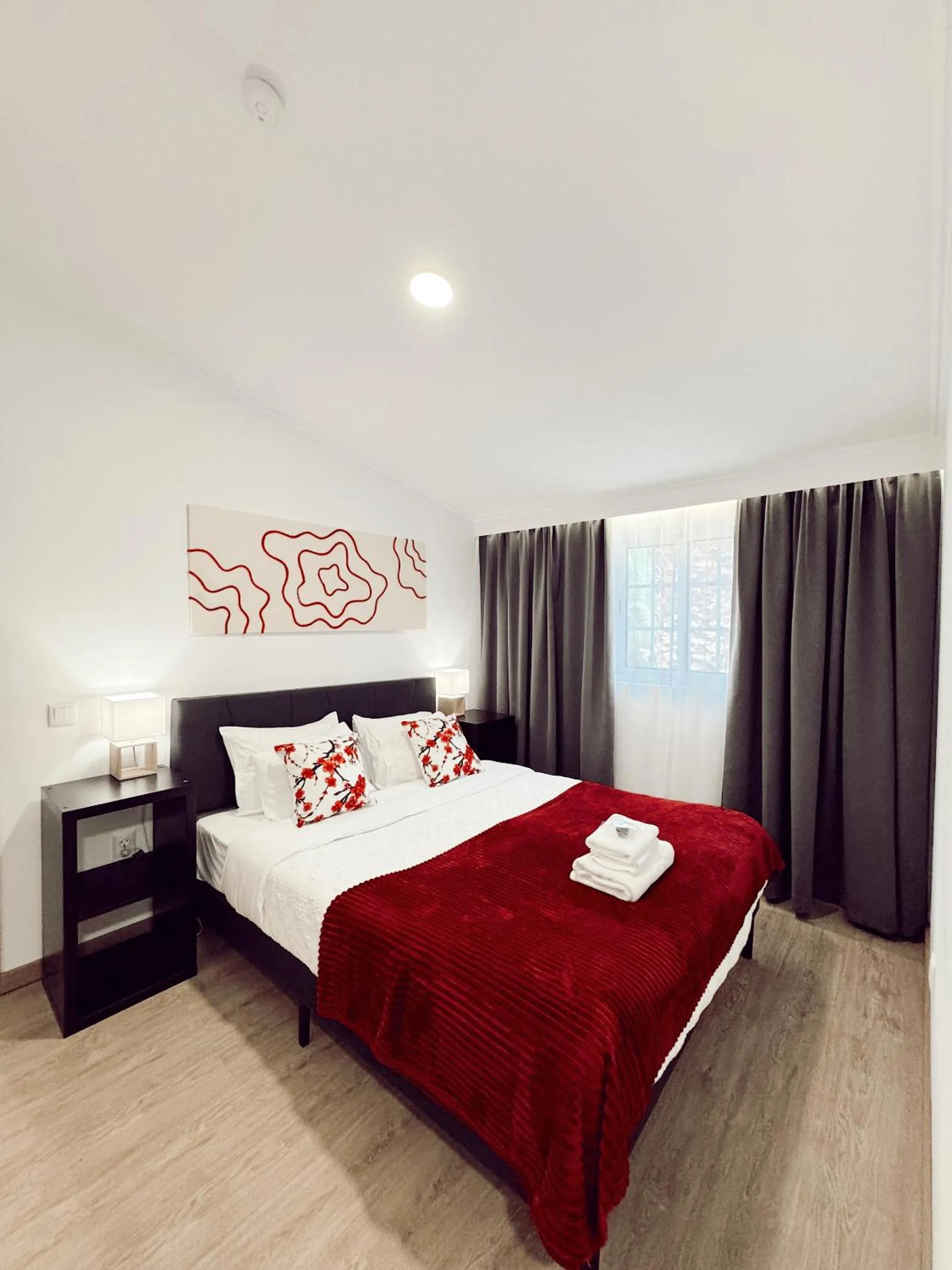 Bedroom, Bed in Gardens Guest House