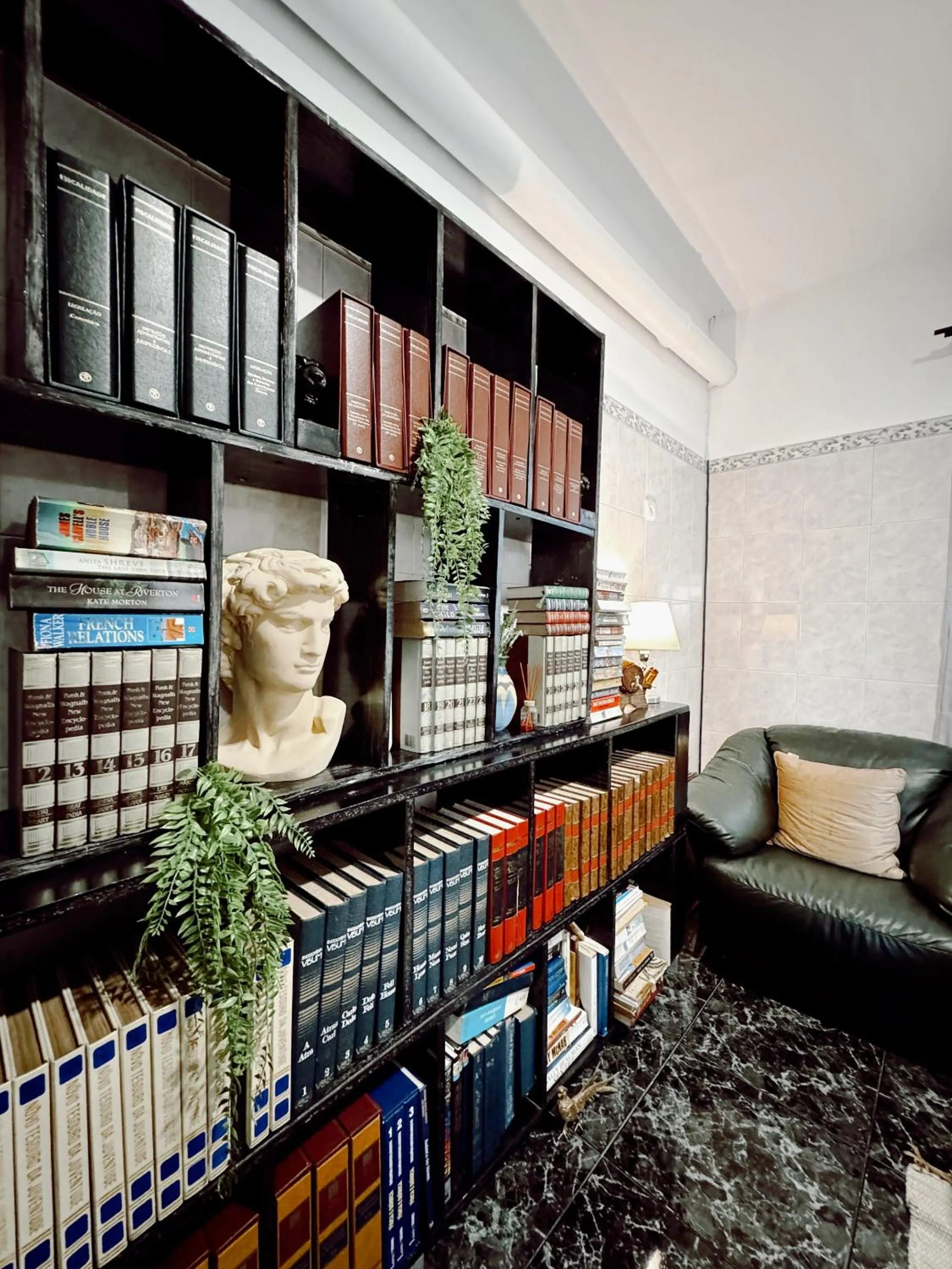 Living room in Gardens Guest House