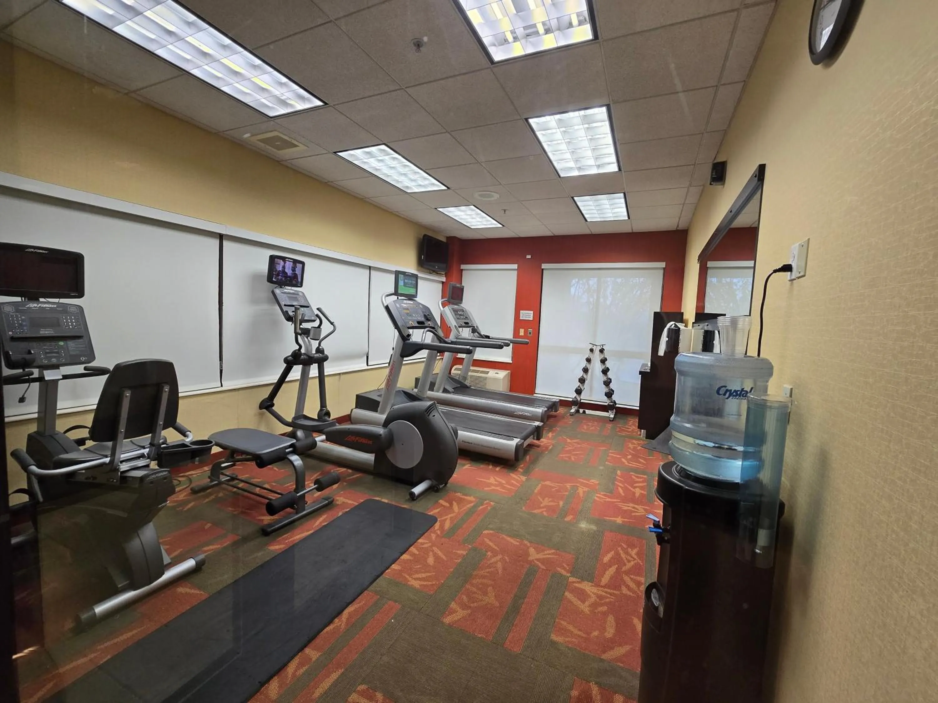 Fitness centre/facilities in Country Inn & Suites by Radisson, Convention Center