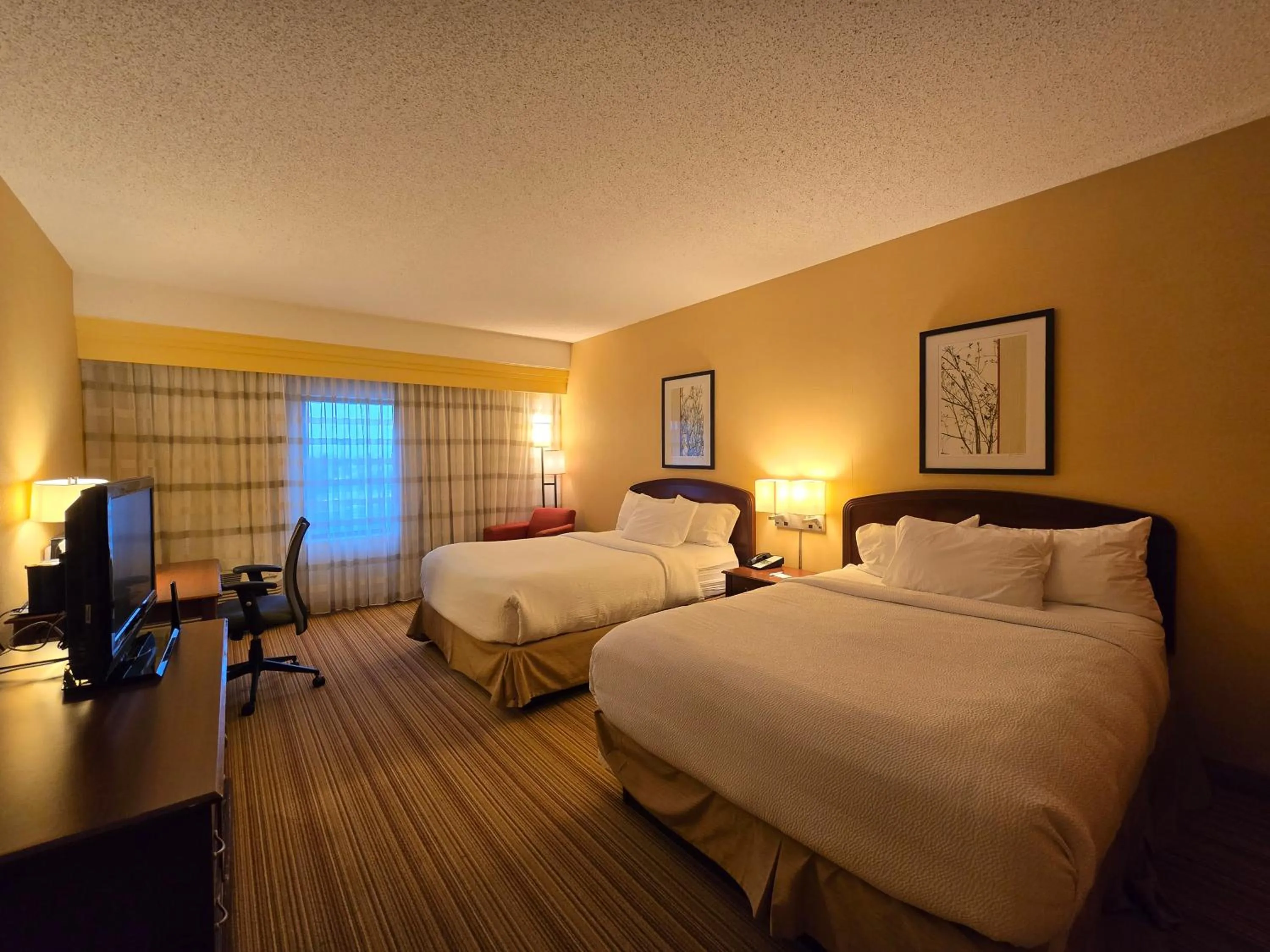 Bedroom, Bed in Country Inn & Suites by Radisson, Convention Center