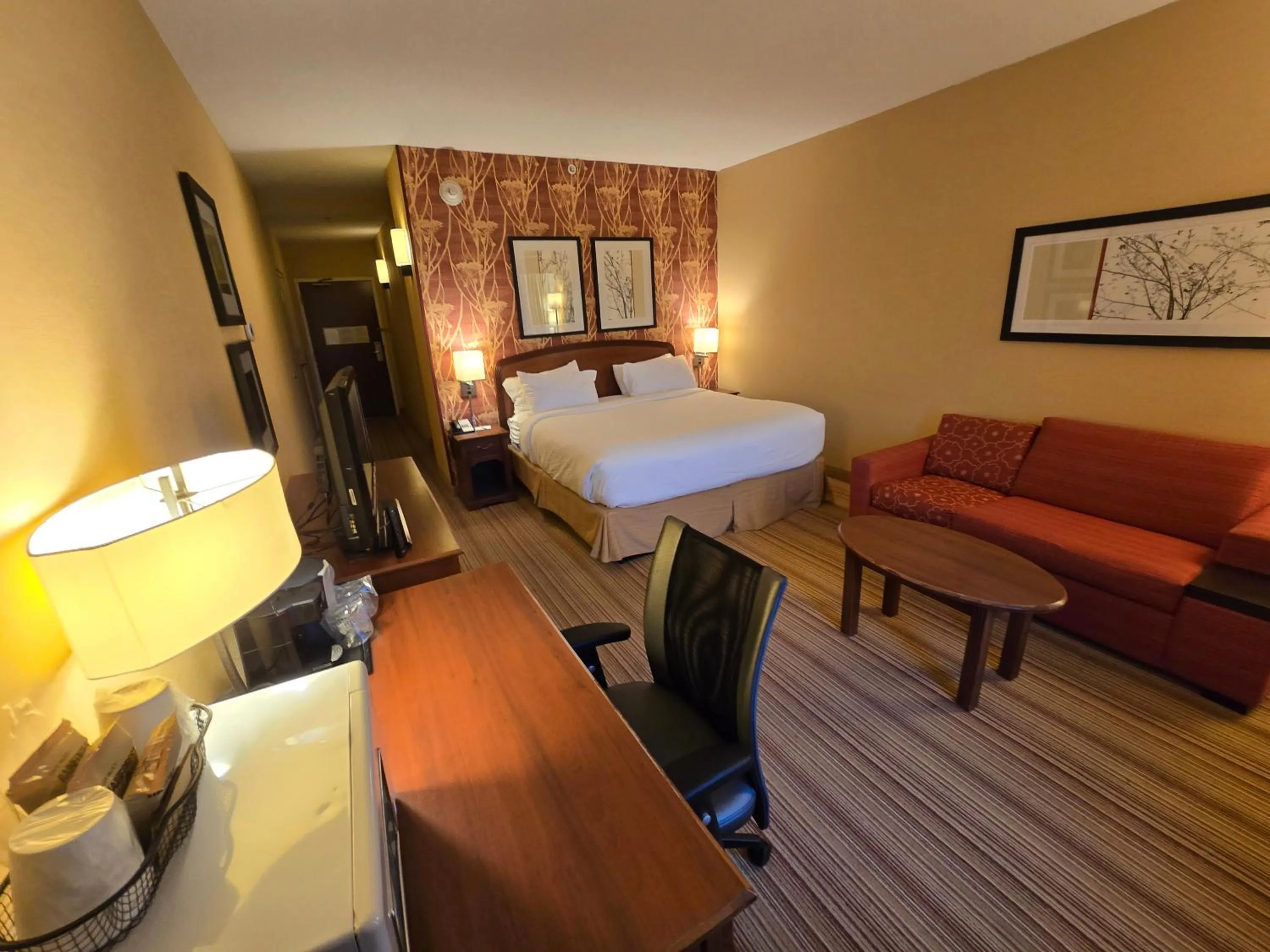 Bedroom, Bed in Country Inn & Suites by Radisson, Convention Center