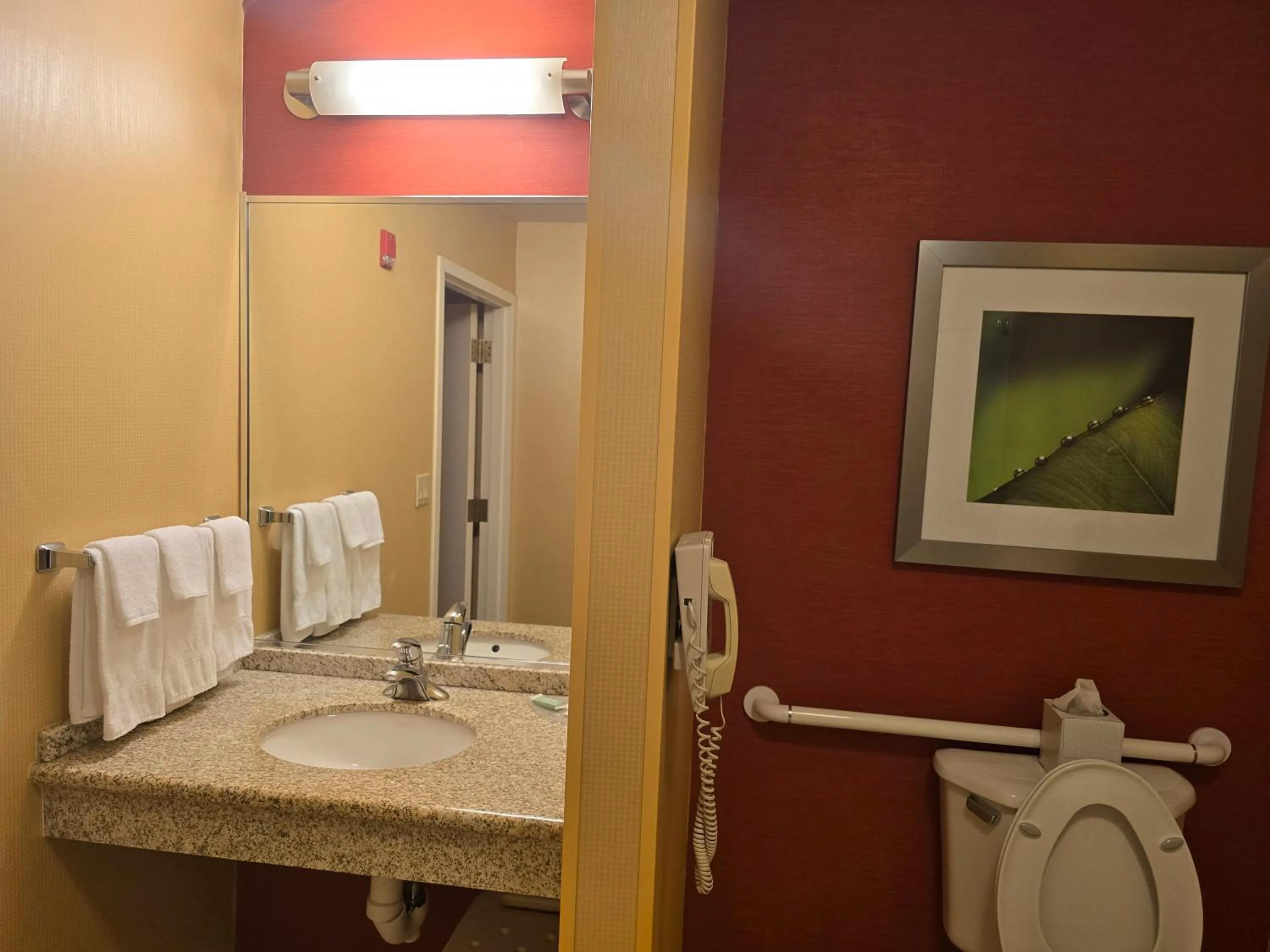 Bathroom in Country Inn & Suites by Radisson, Convention Center