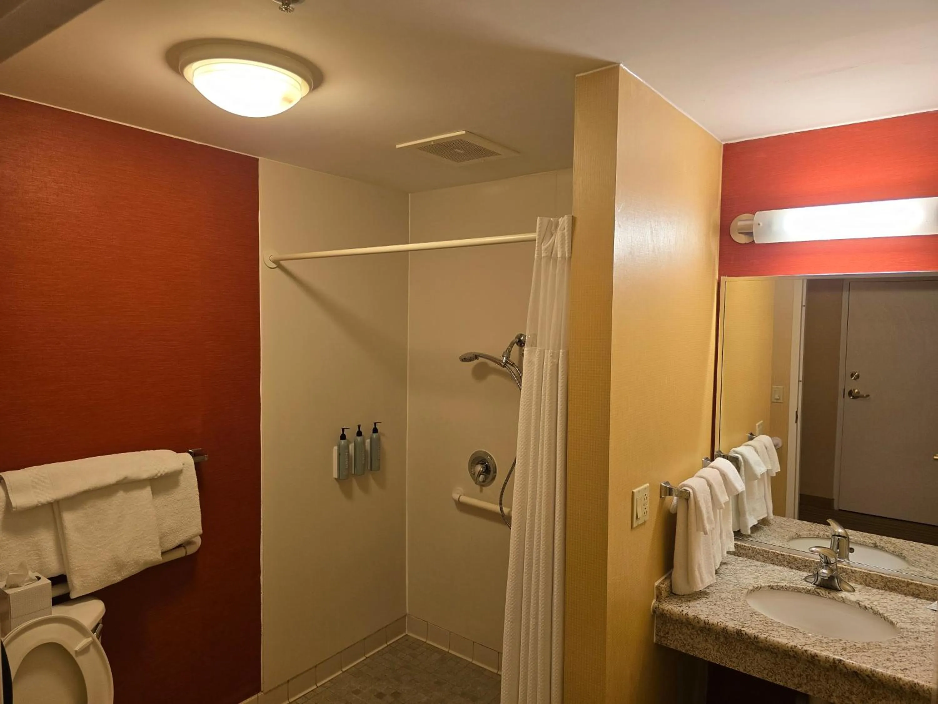 Bathroom in Country Inn & Suites by Radisson, Convention Center