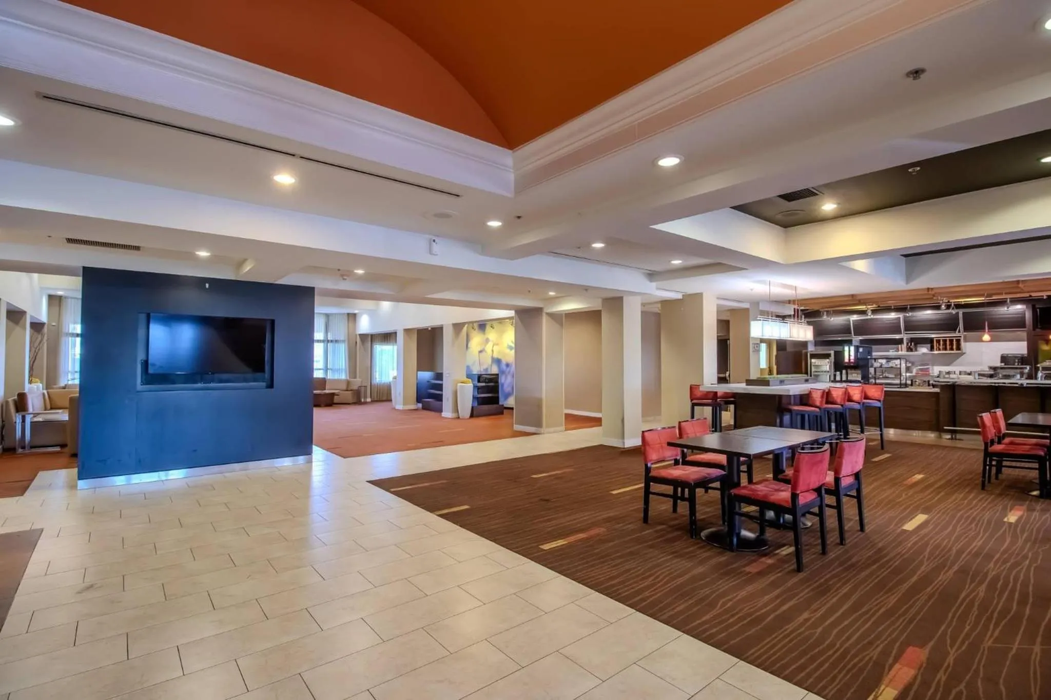 Lobby or reception in Country Inn & Suites by Radisson, Convention Center