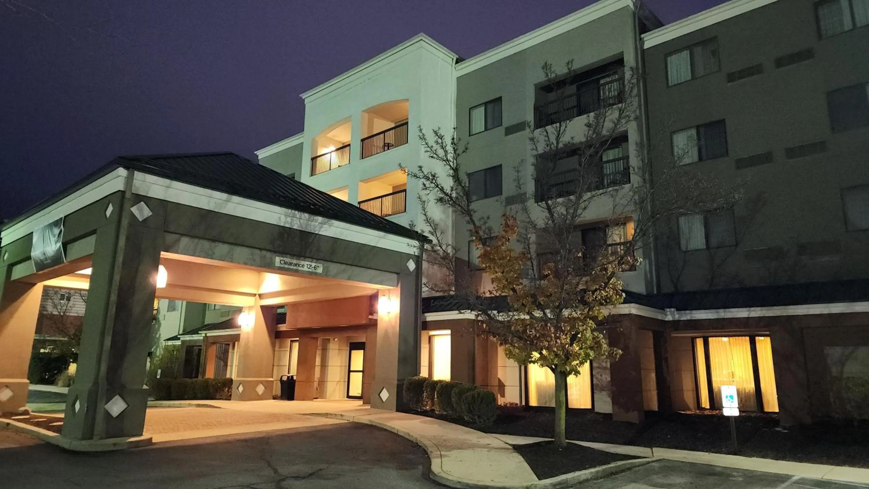 Property building in Country Inn & Suites by Radisson, Convention Center