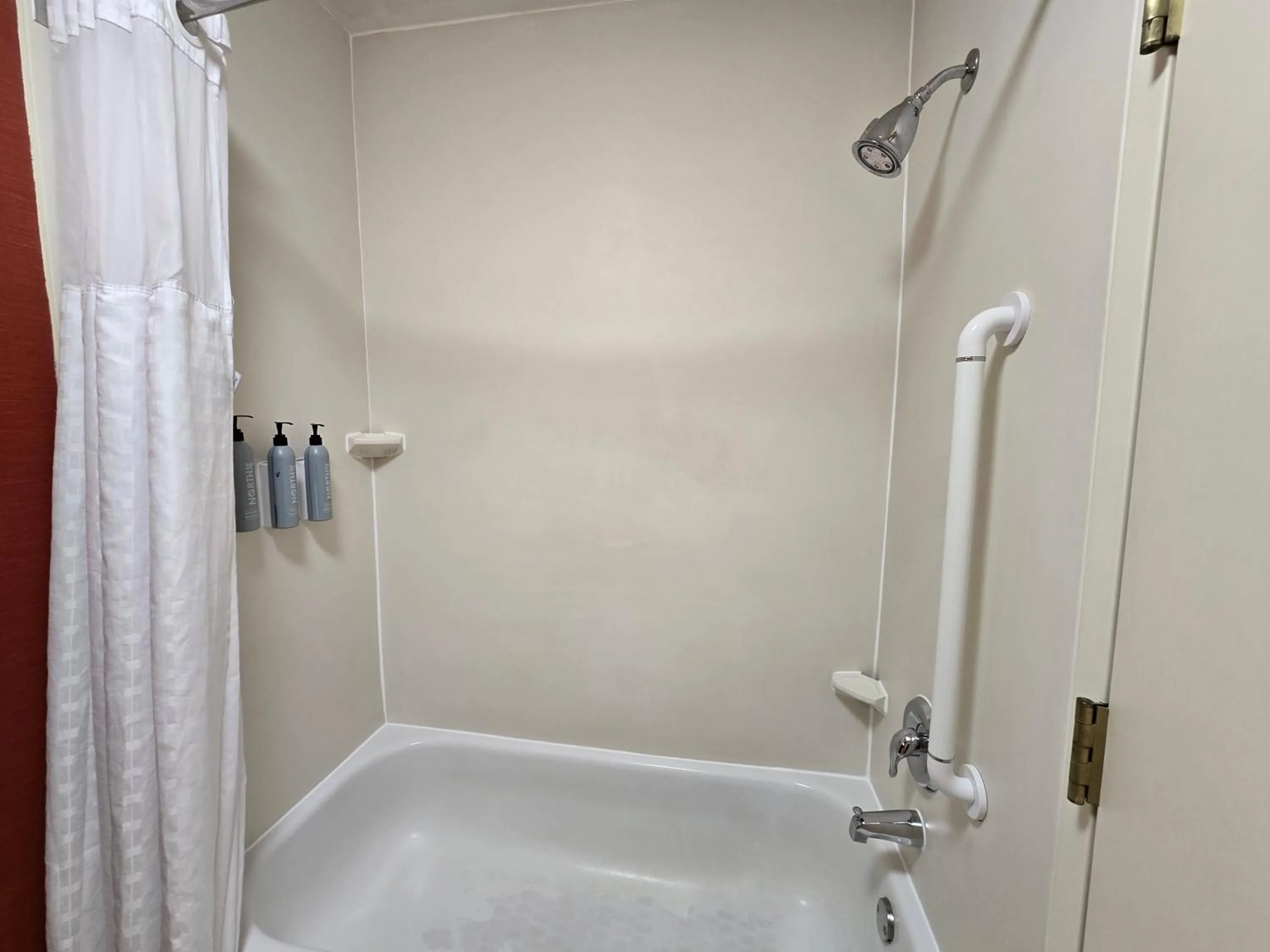 Bathroom in Country Inn & Suites by Radisson, Convention Center