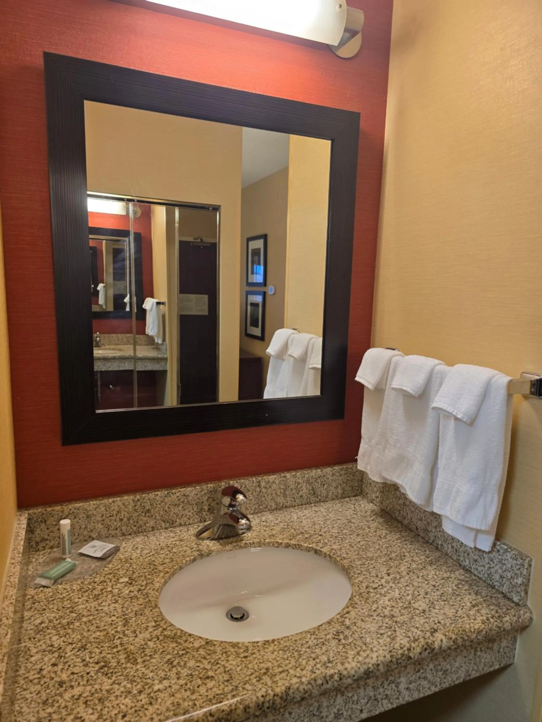 Bathroom in Country Inn & Suites by Radisson, Convention Center