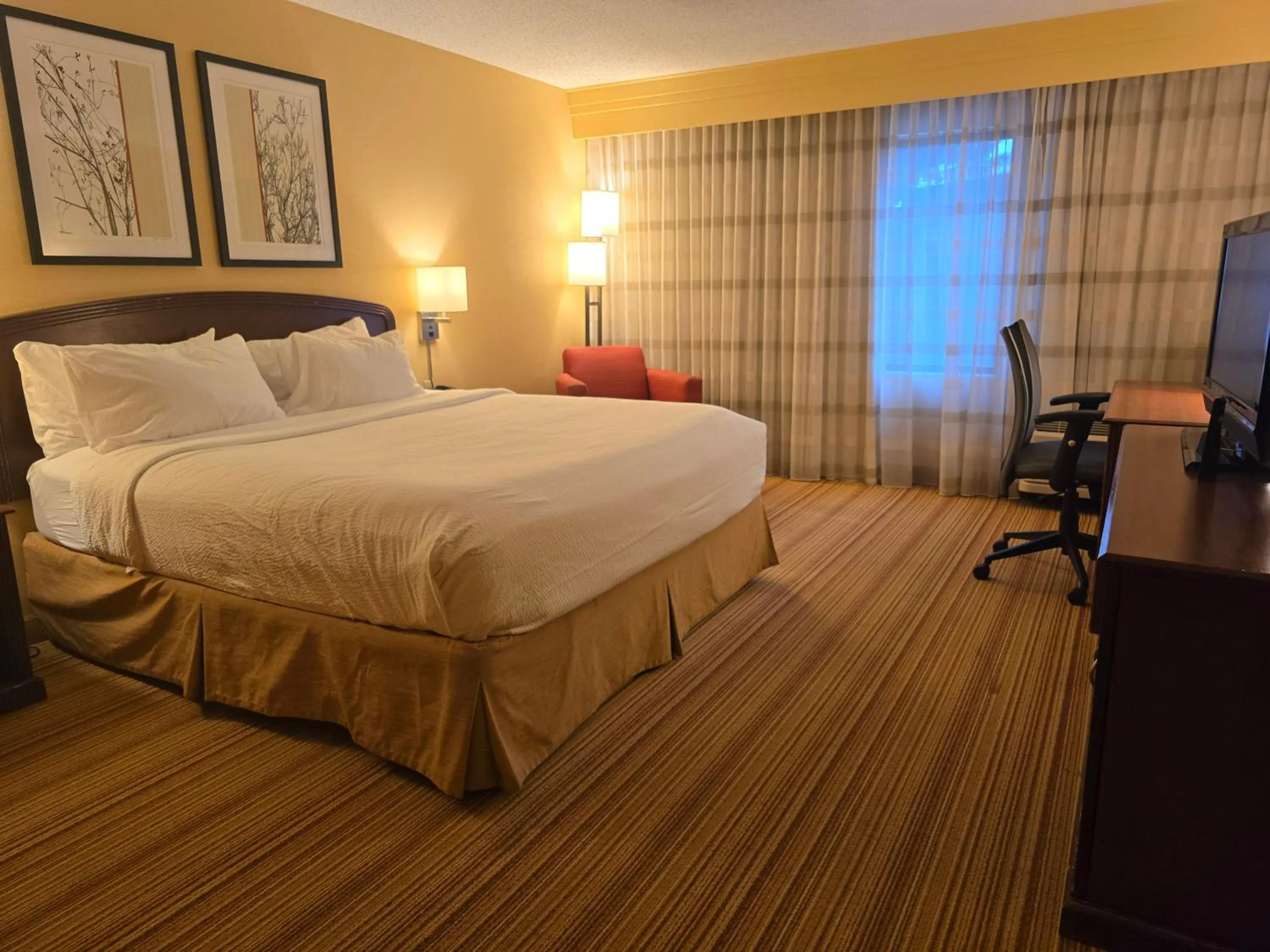 Bedroom, Bed in Country Inn & Suites by Radisson, Convention Center