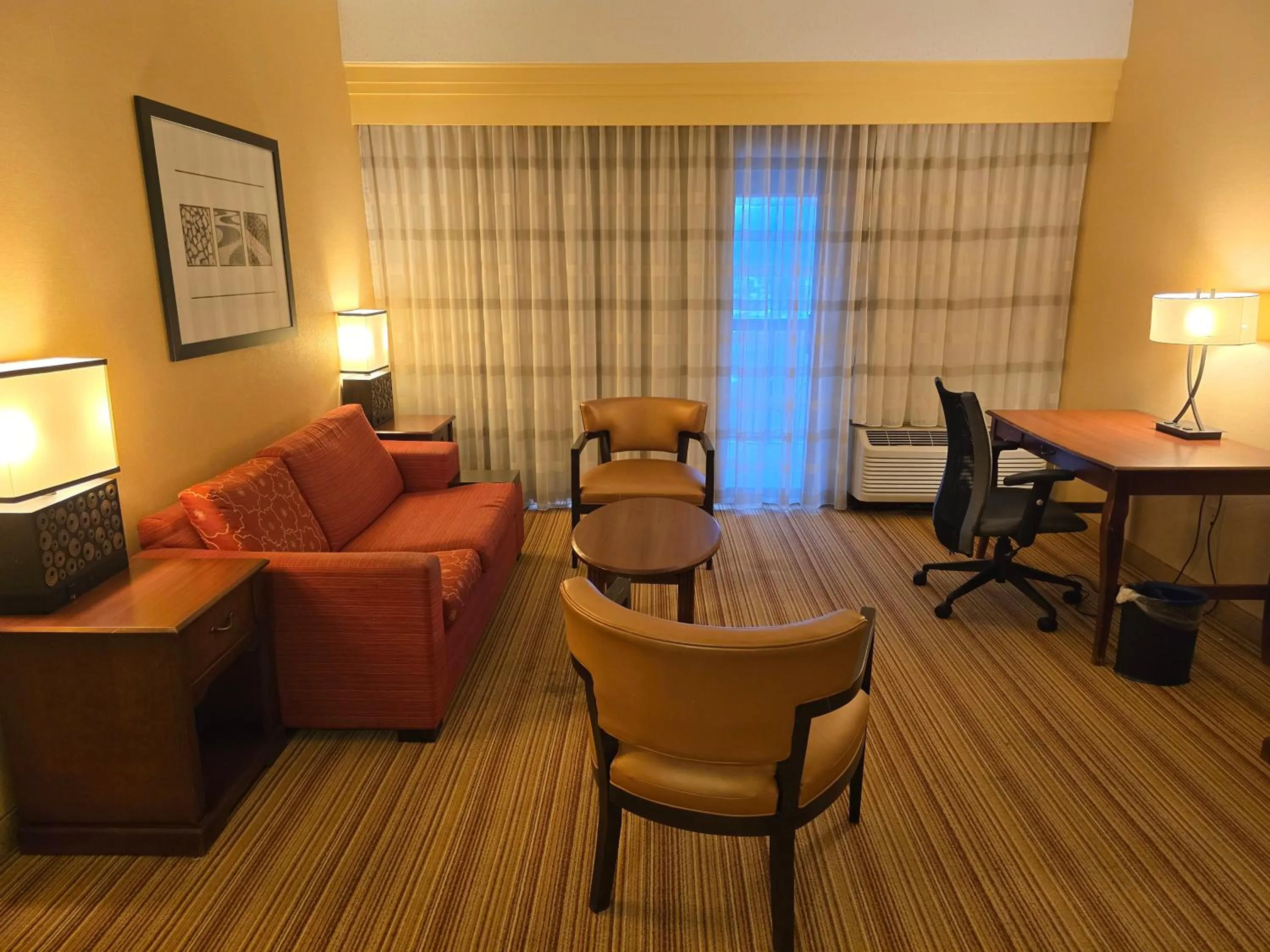 Bedroom in Country Inn & Suites by Radisson, Convention Center