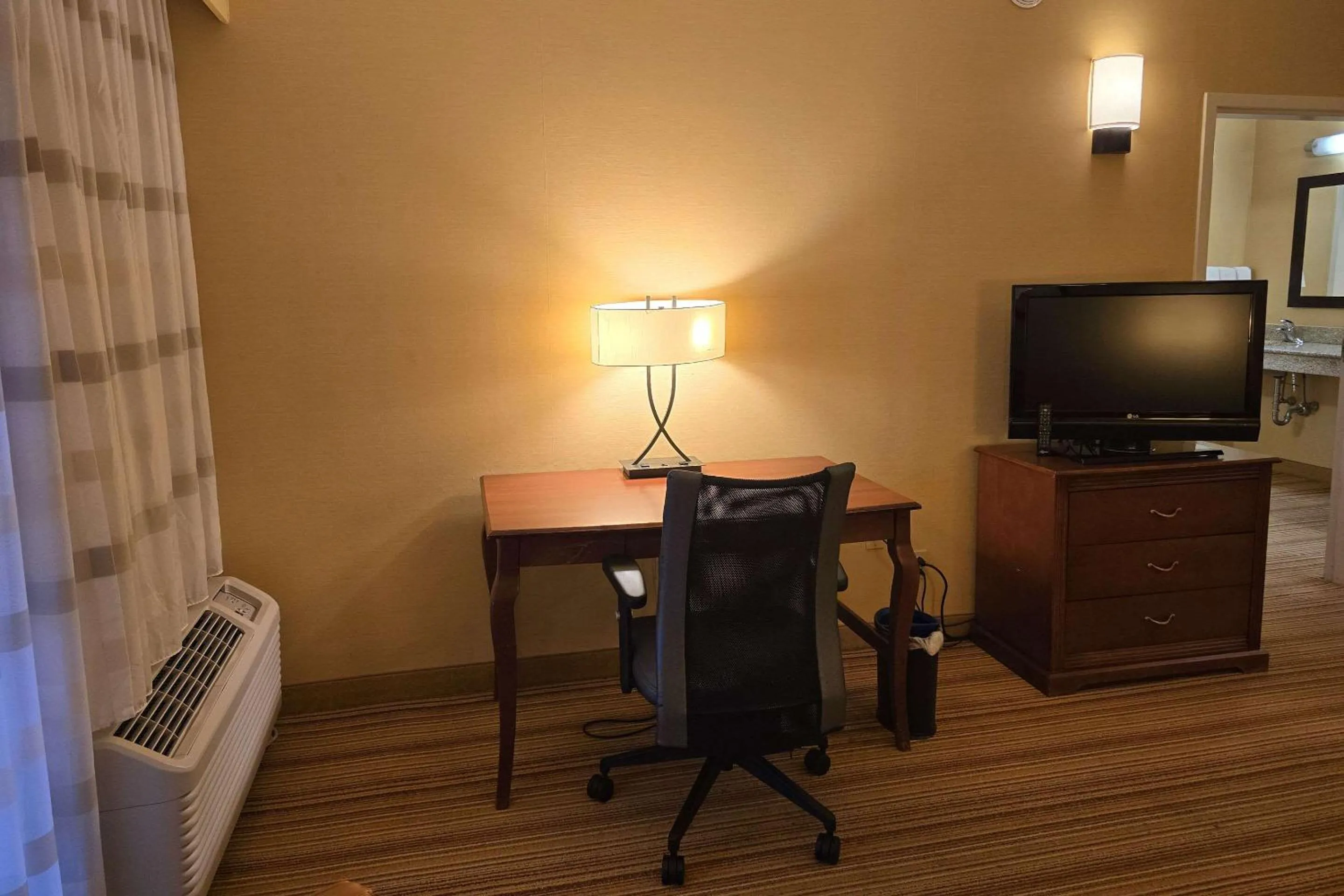 Bedroom in Courtyard Altoona