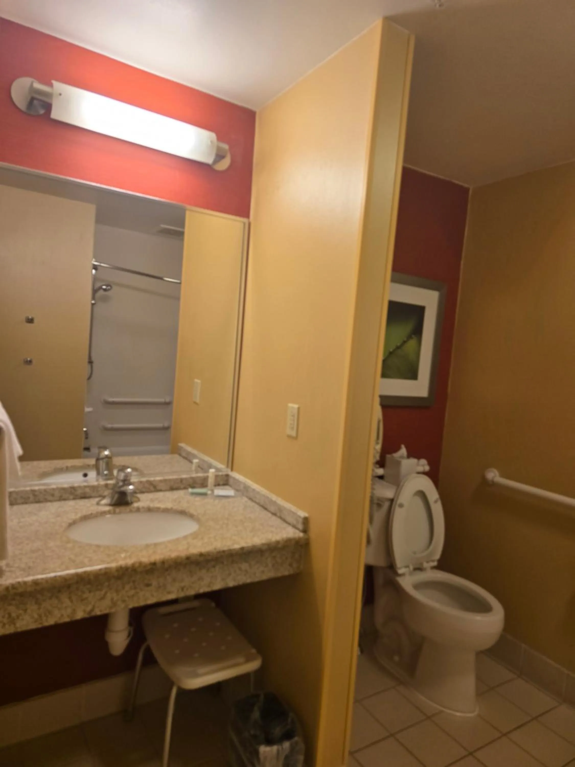 Bathroom in Country Inn & Suites by Radisson, Convention Center