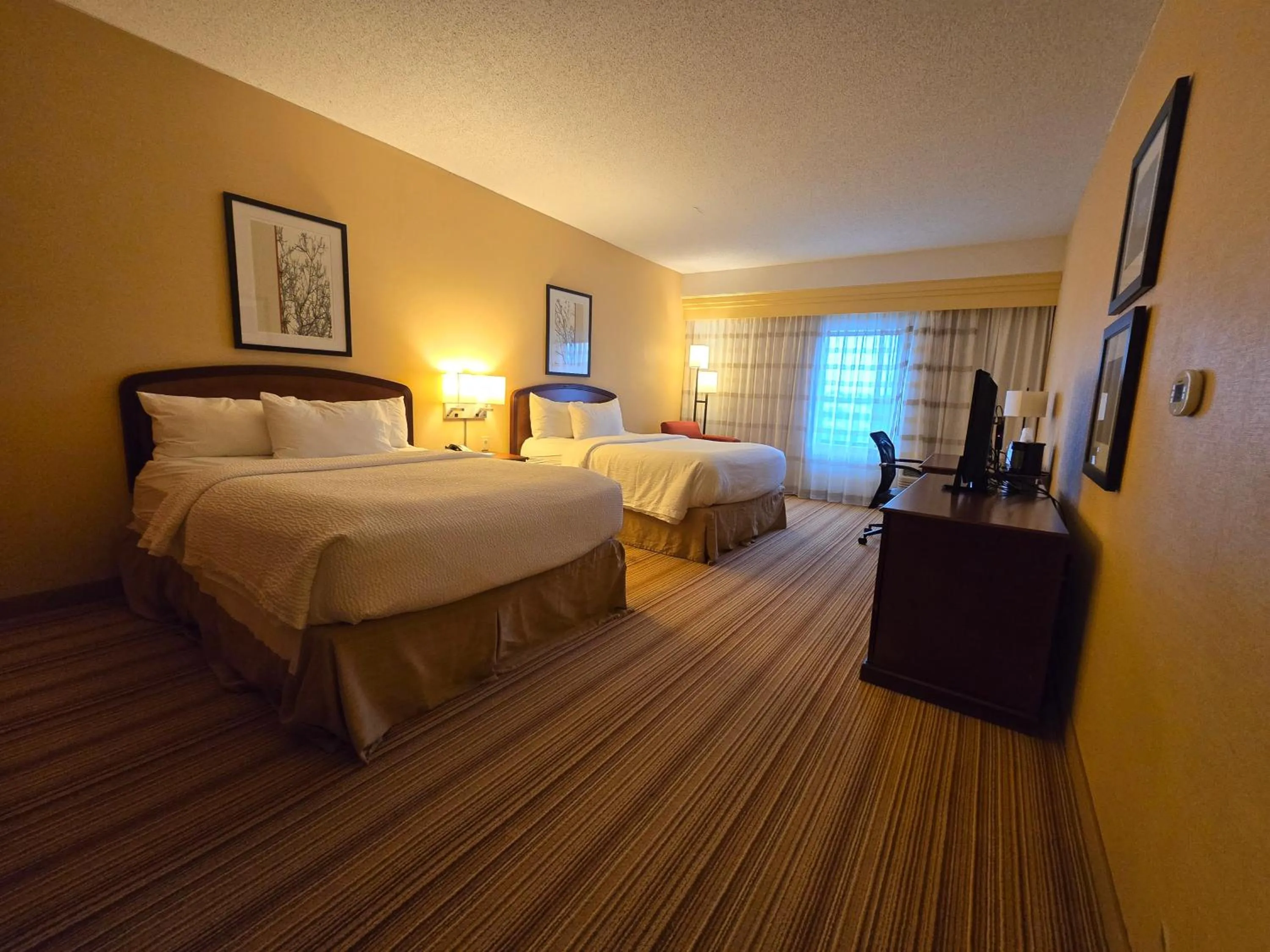 Bedroom, Bed in Country Inn & Suites by Radisson, Convention Center