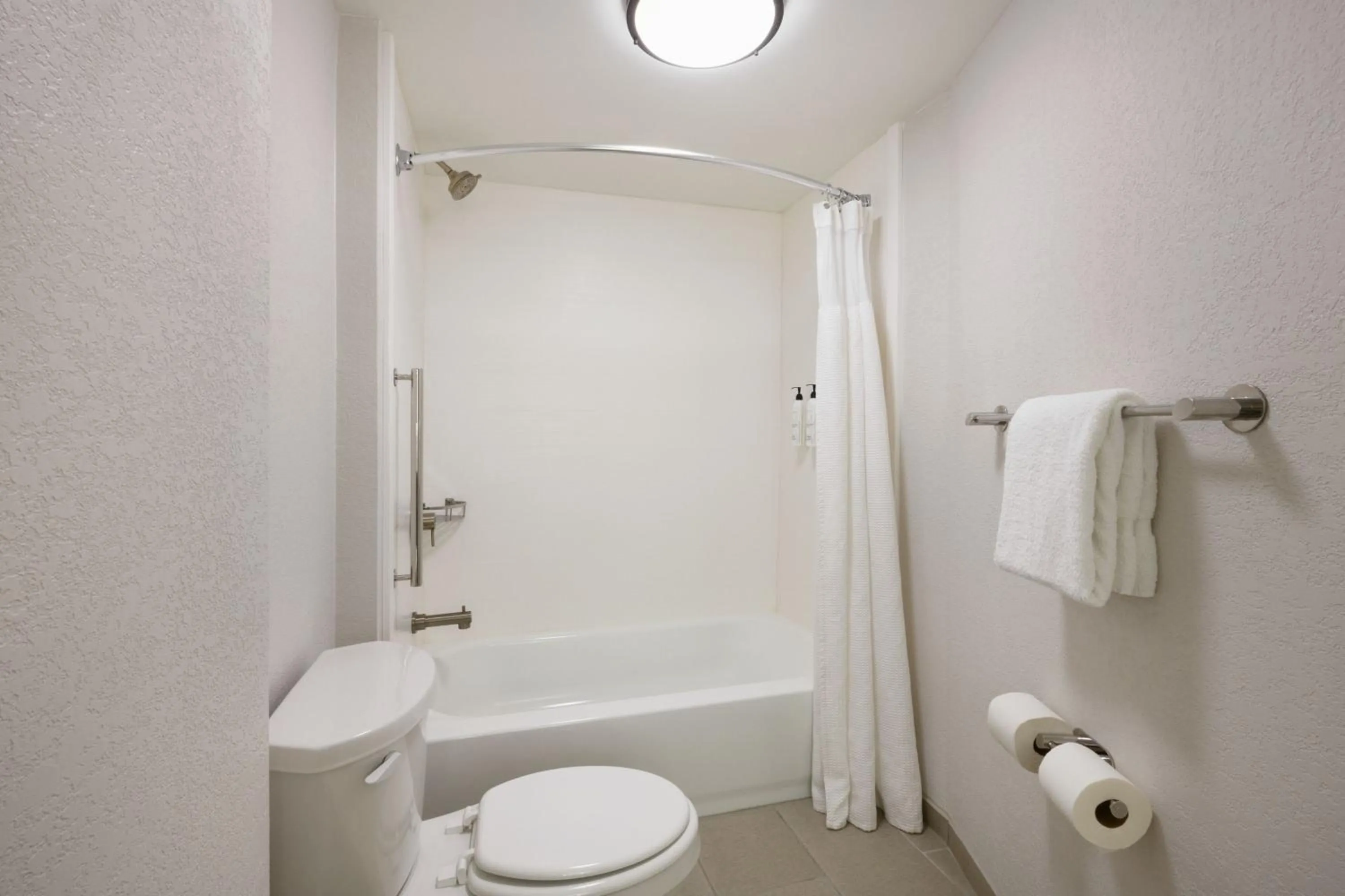 Bathroom in SpringHill Suites by Marriott Newnan