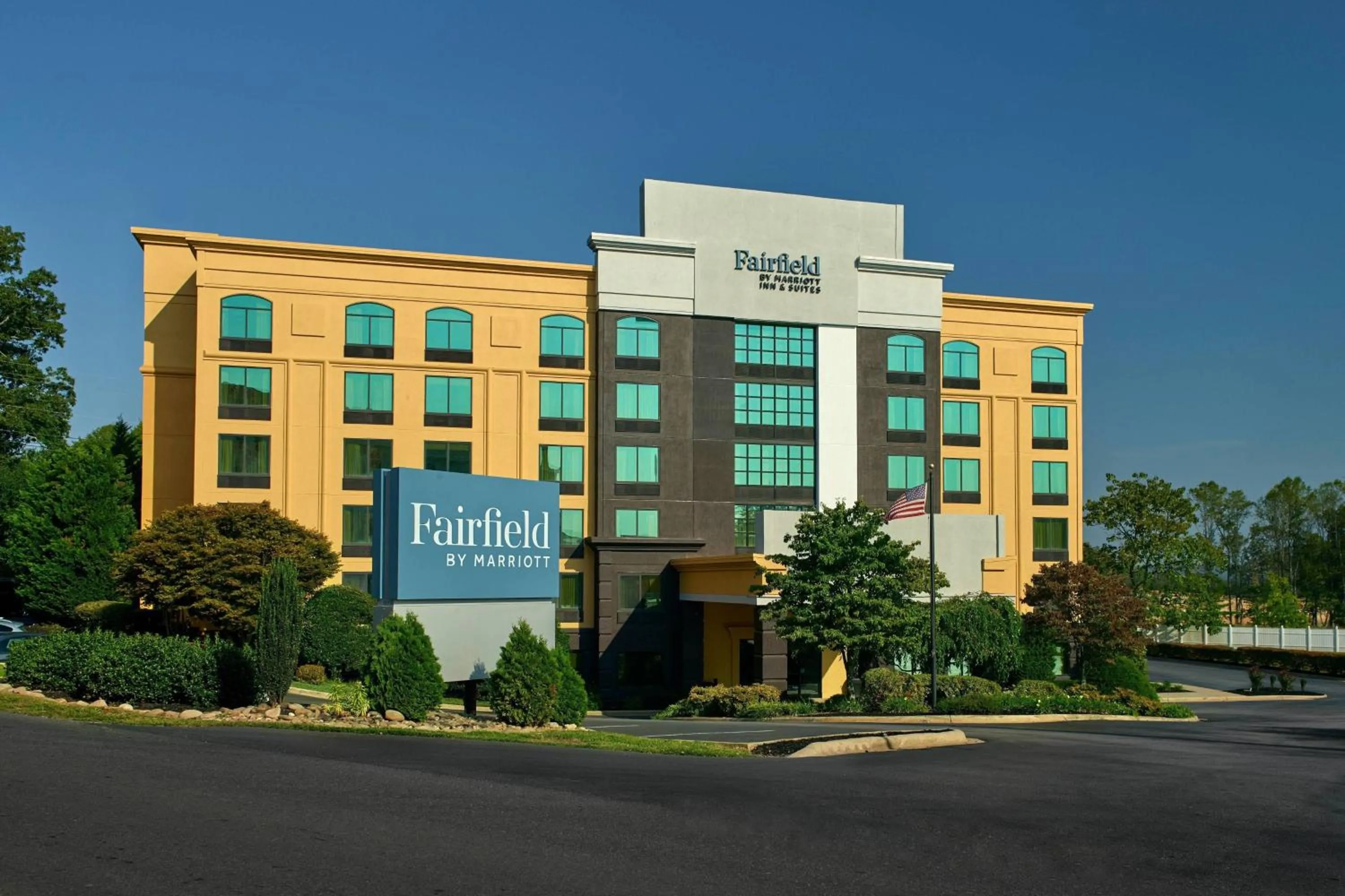 Property building in Fairfield by Marriott Inn & Suites Asheville Outlets