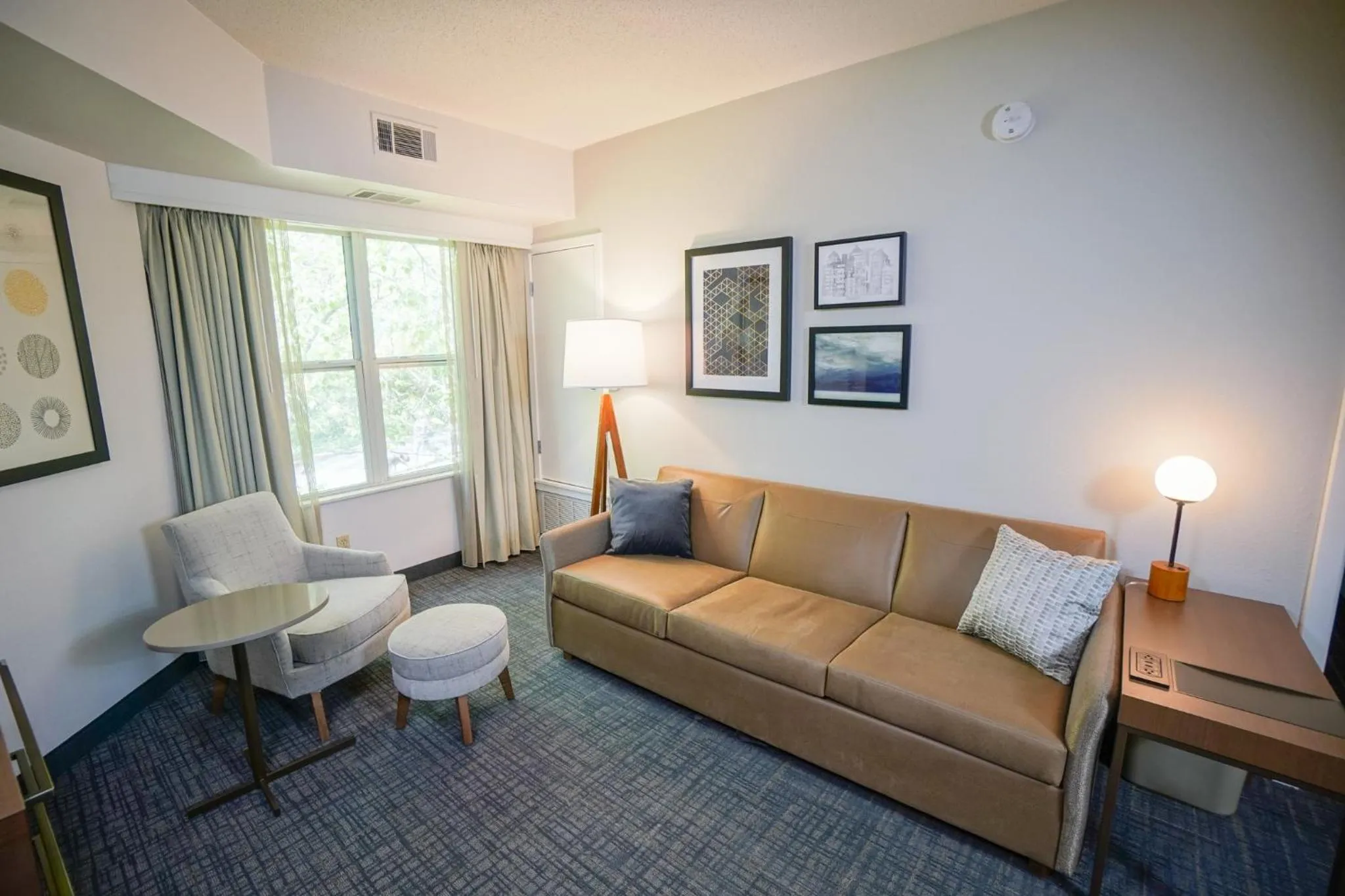 Living room in Residence Inn Asheville Biltmore