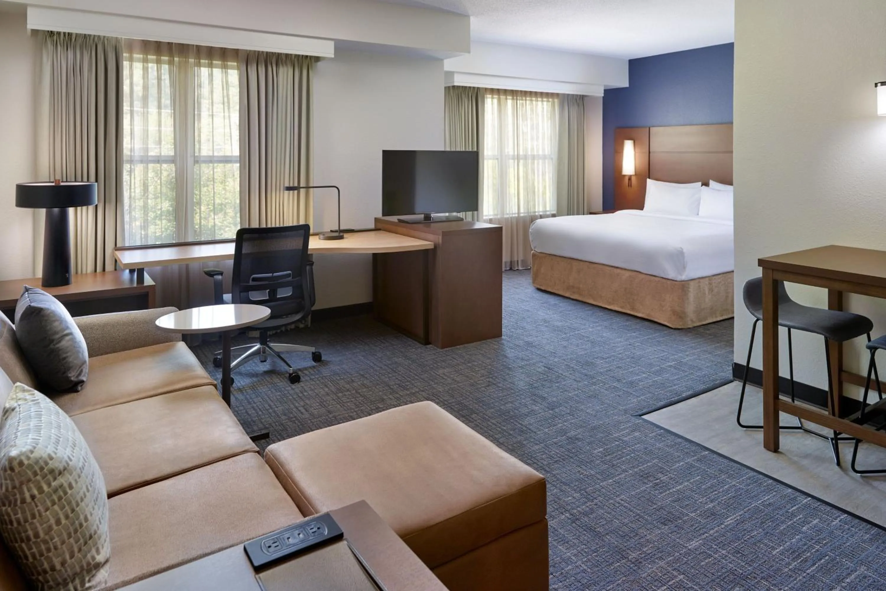 Photo of the whole room, Bed in Residence Inn Asheville Biltmore