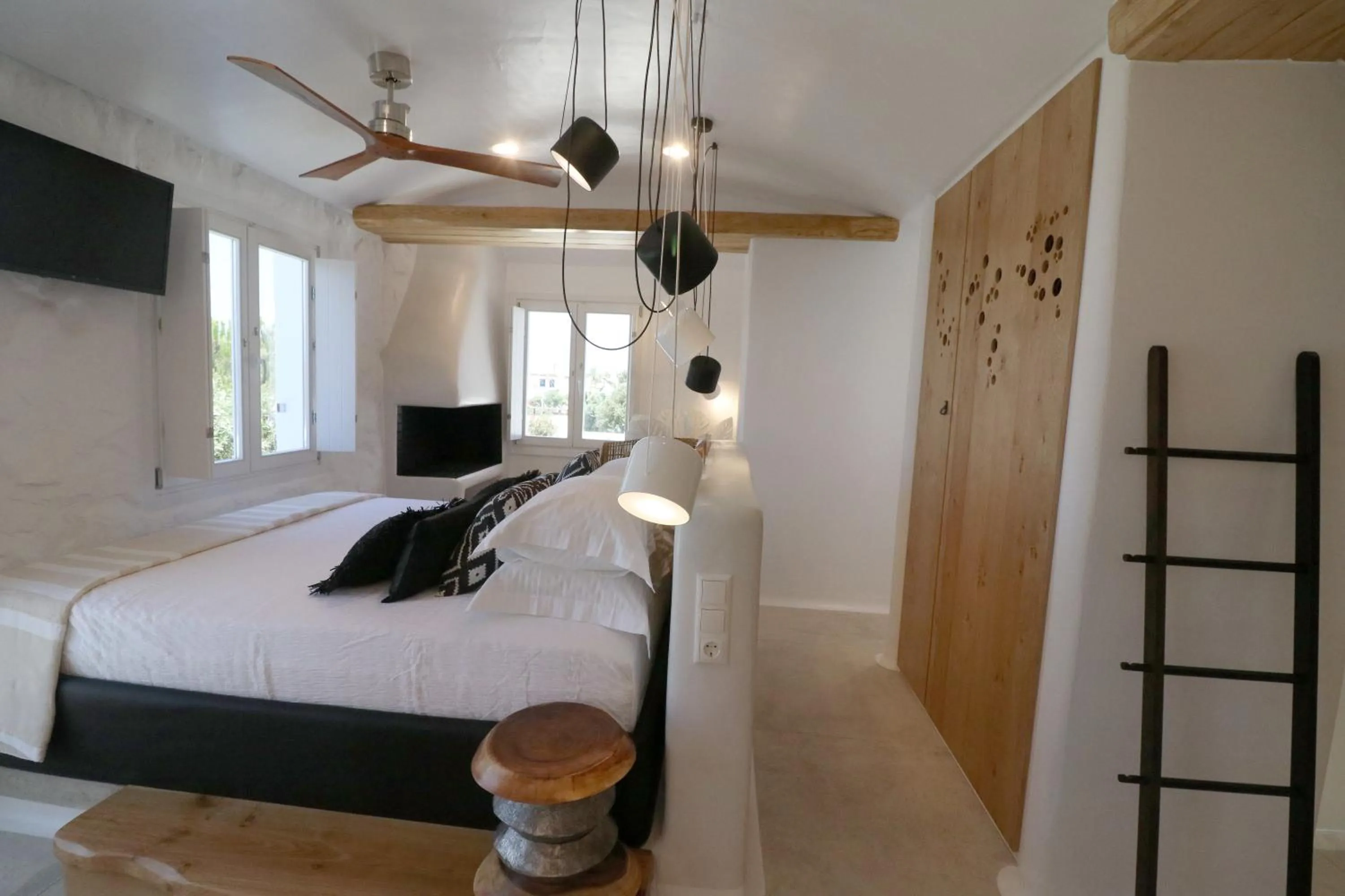 Bedroom, Bed in Alkyoni Beach Hotel