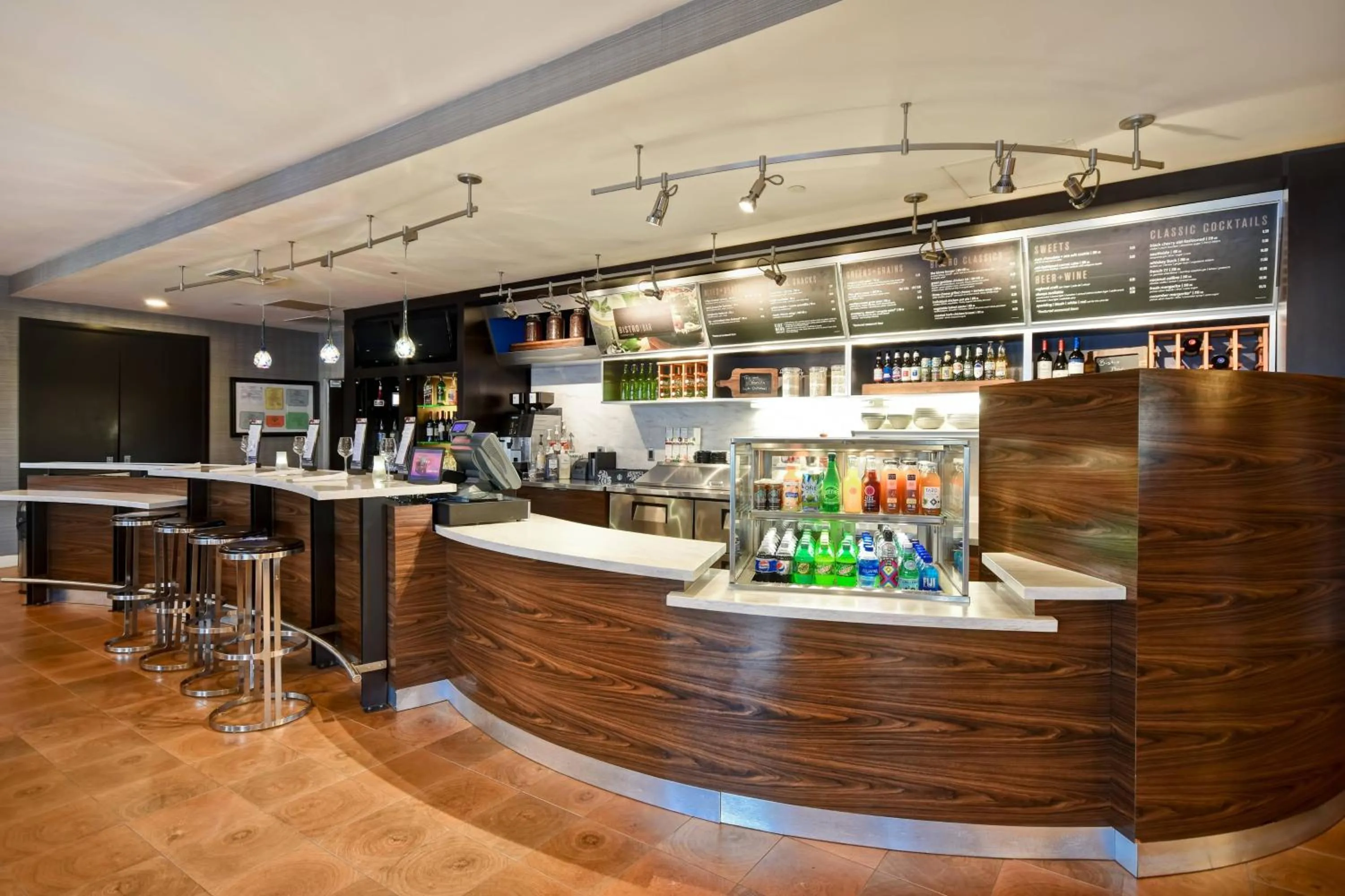 Restaurant/places to eat in Courtyard Cape Cod Hyannis