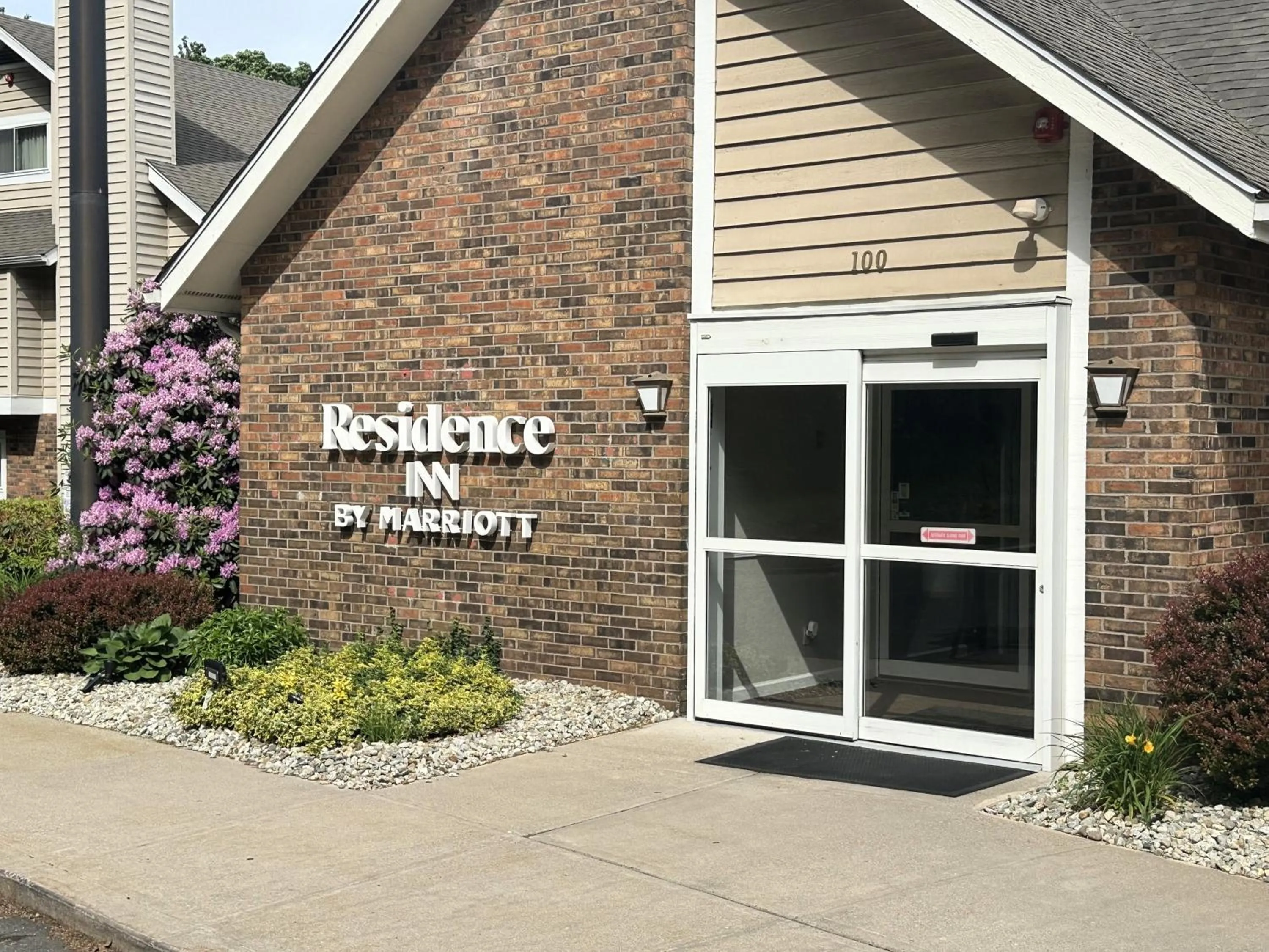 Property building in Residence Inn Hartford Windsor