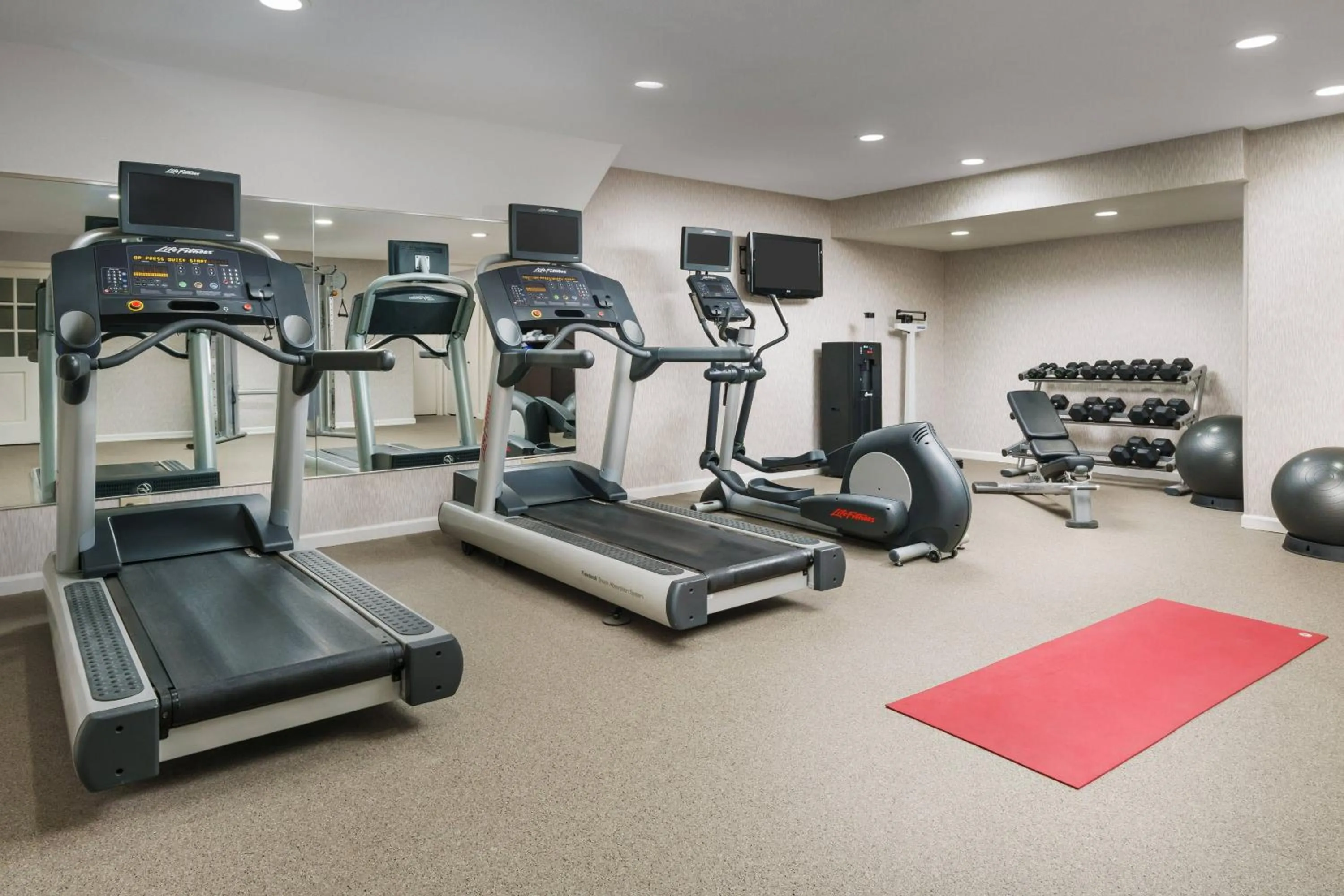 Fitness centre/facilities in Residence Inn Hartford Windsor