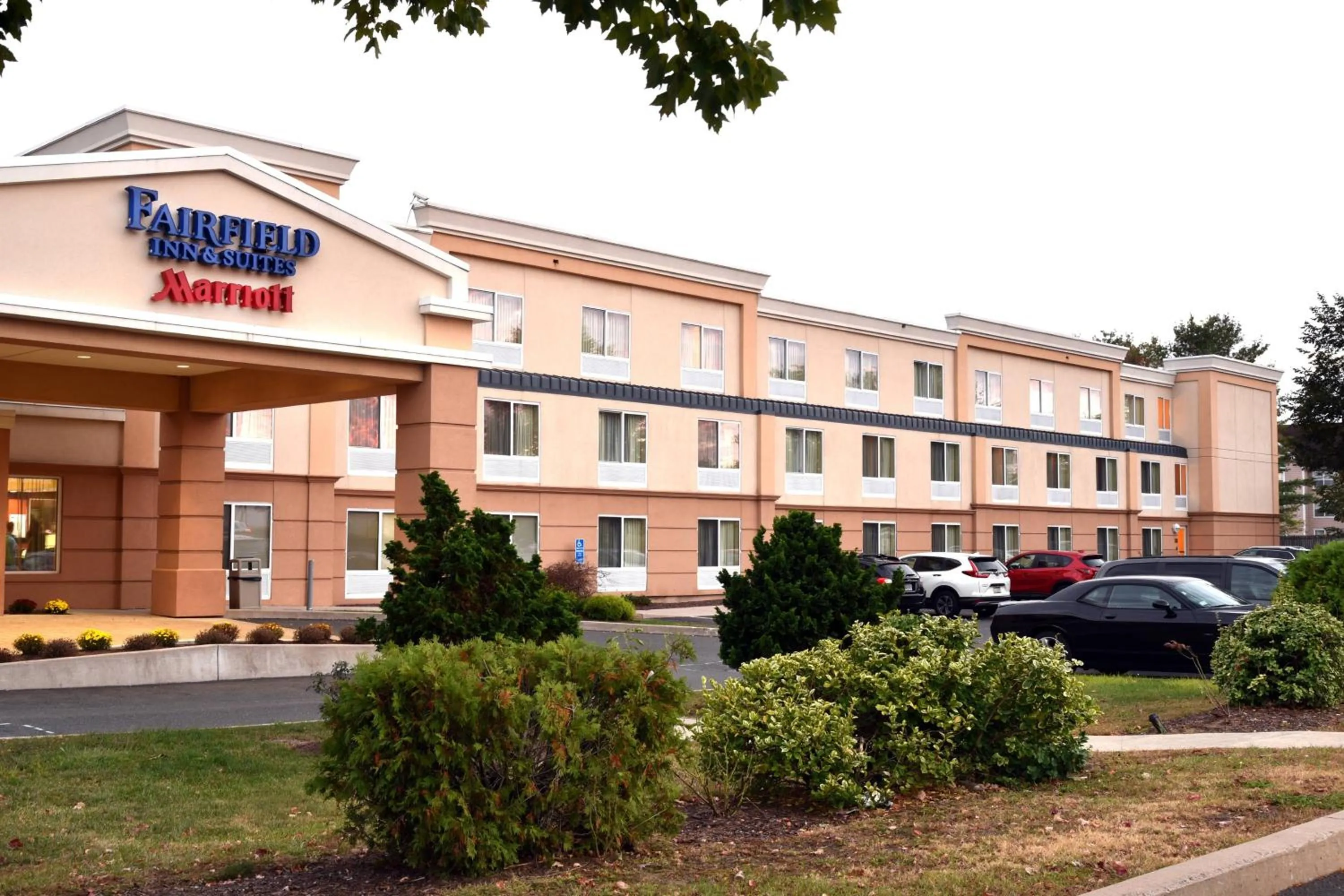 Property building in Fairfield Inn Hartford Airport