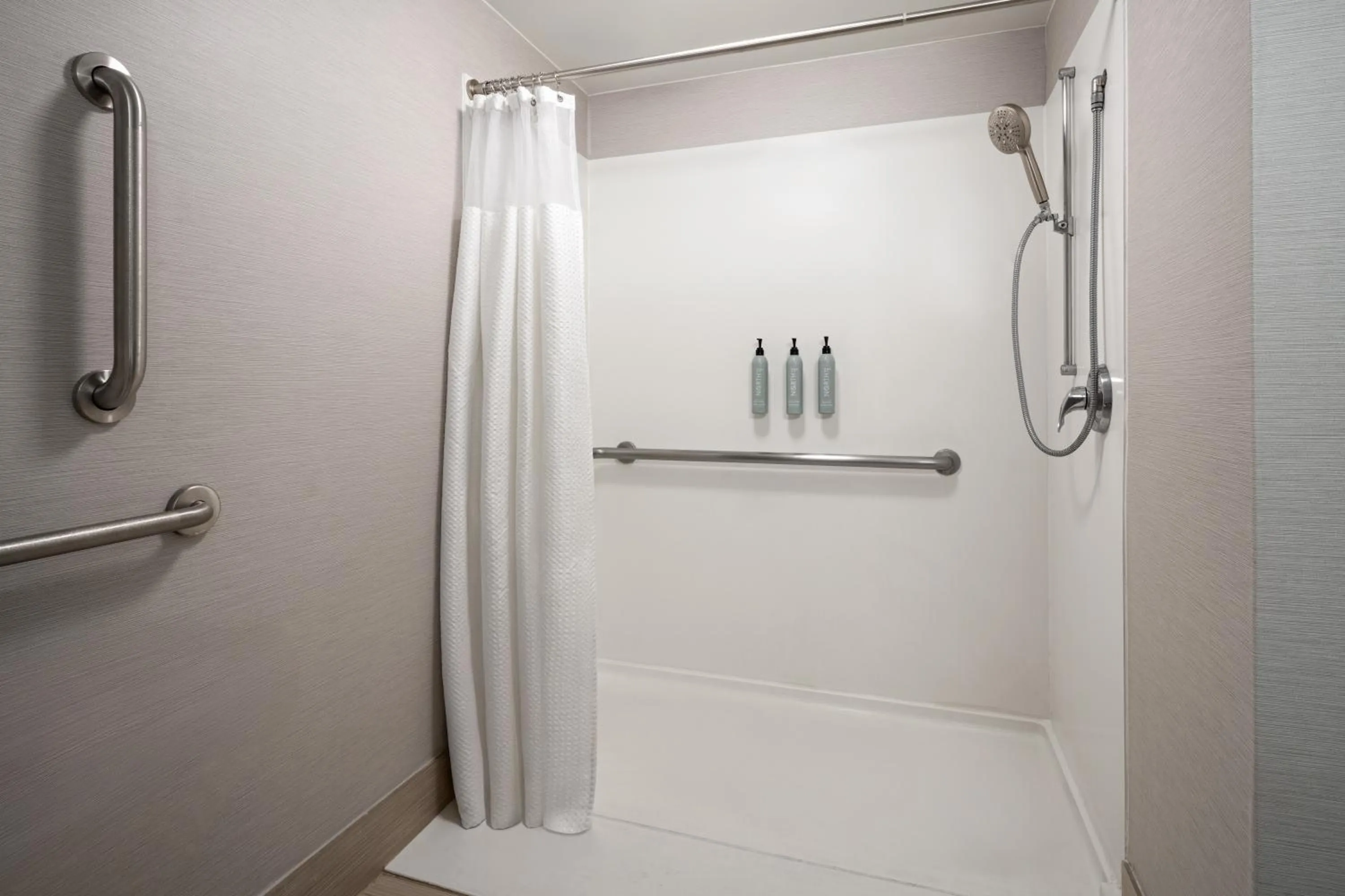 Courtyard Hartford Cromwell