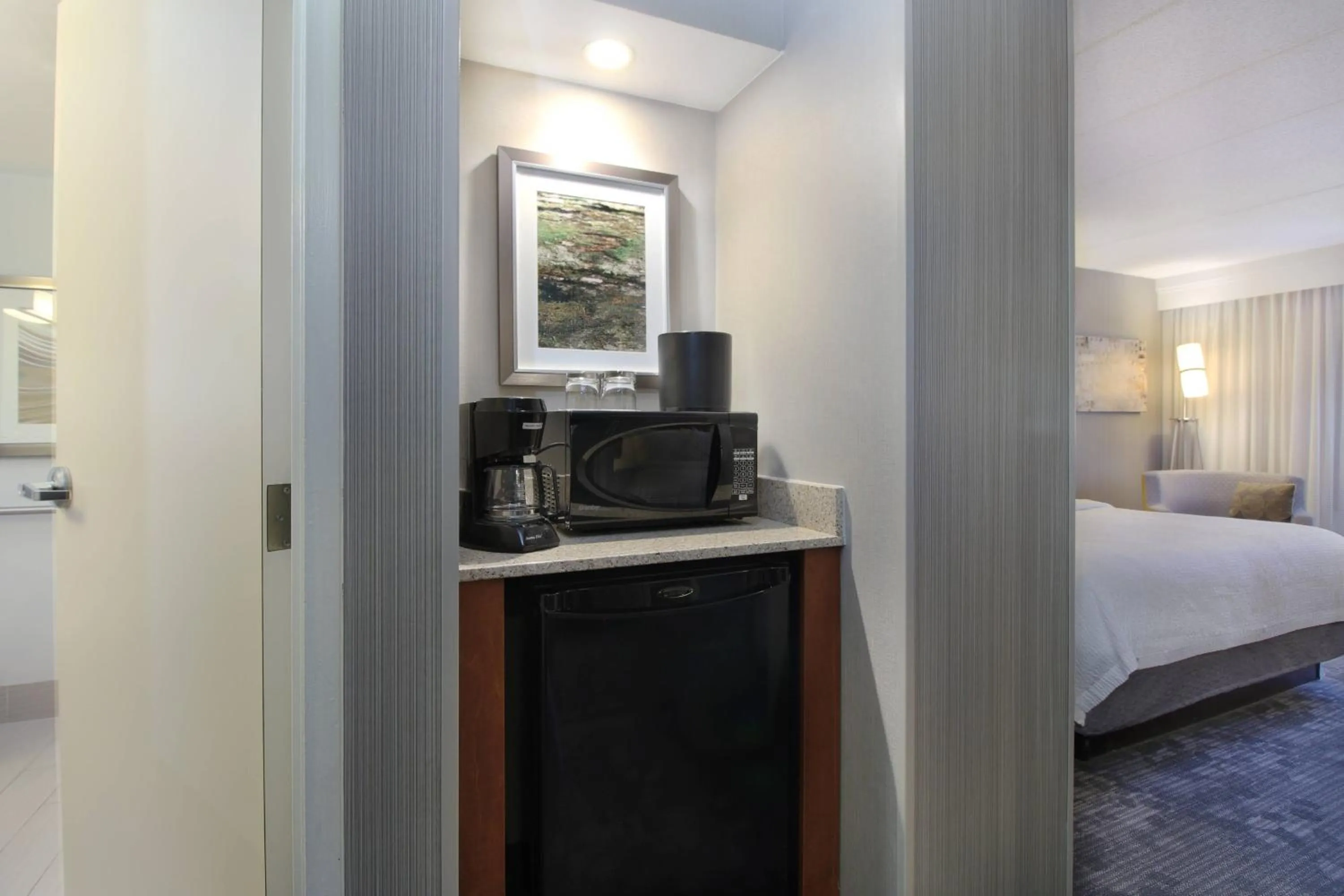 Photo of the whole room, Bed in Courtyard Hartford Cromwell