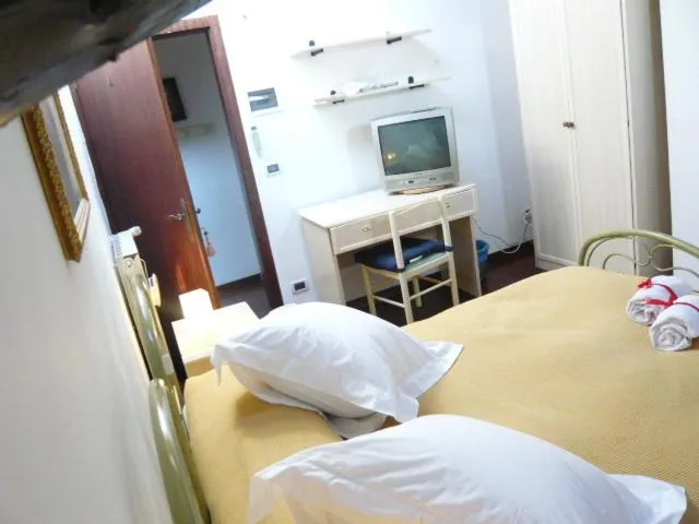 Bedroom, Bed in Villa Gabriella B&B - Apartments