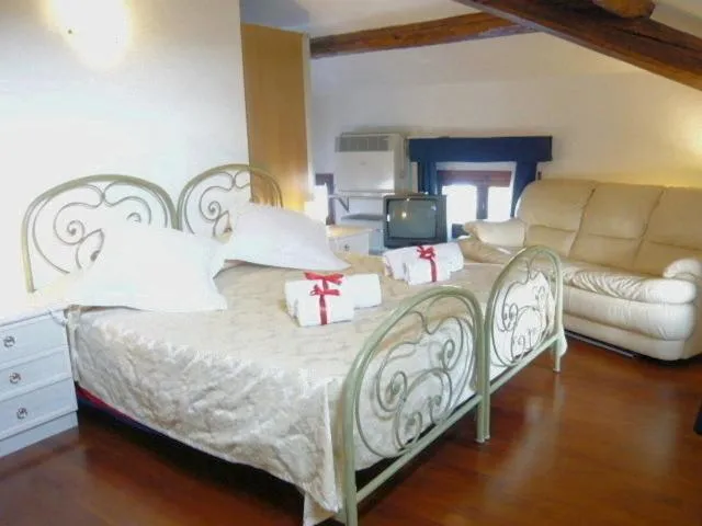 Bedroom, Bed in Villa Gabriella B&B - Apartments