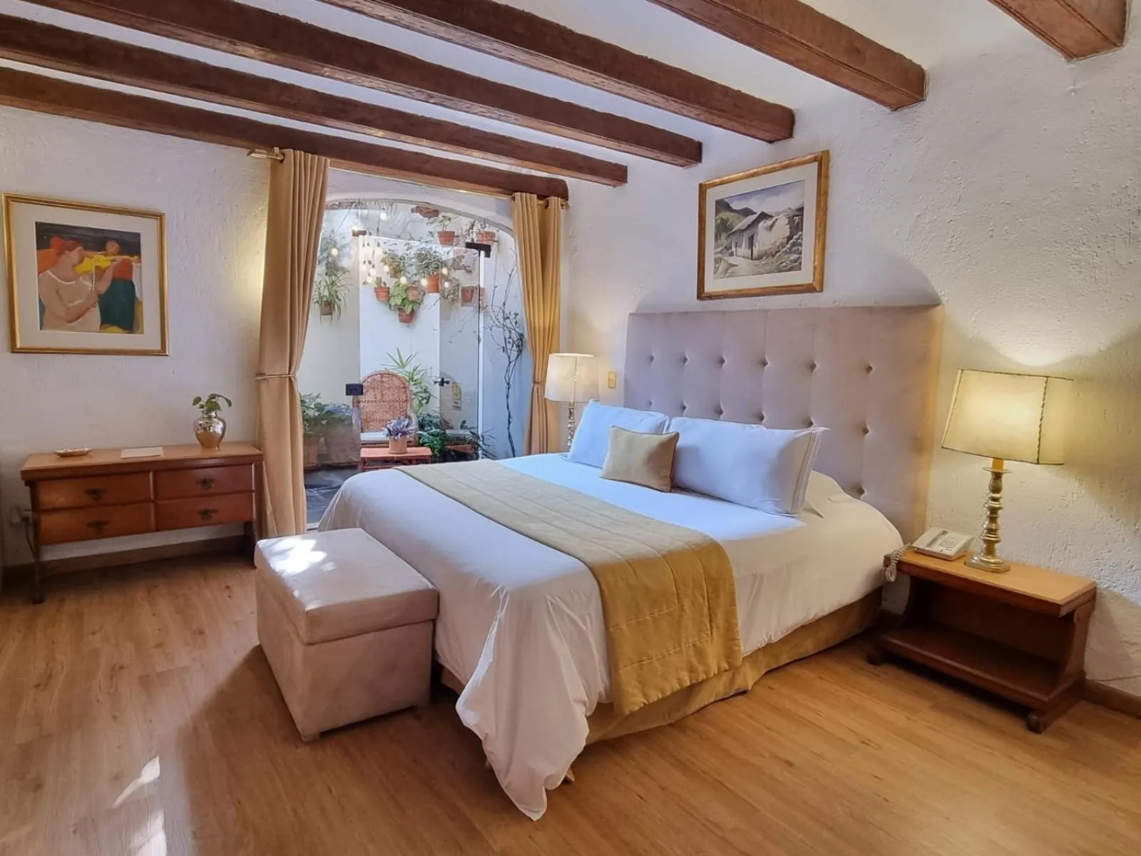 Photo of the whole room, Bed in Antara Hotel & Suites - Miraflores