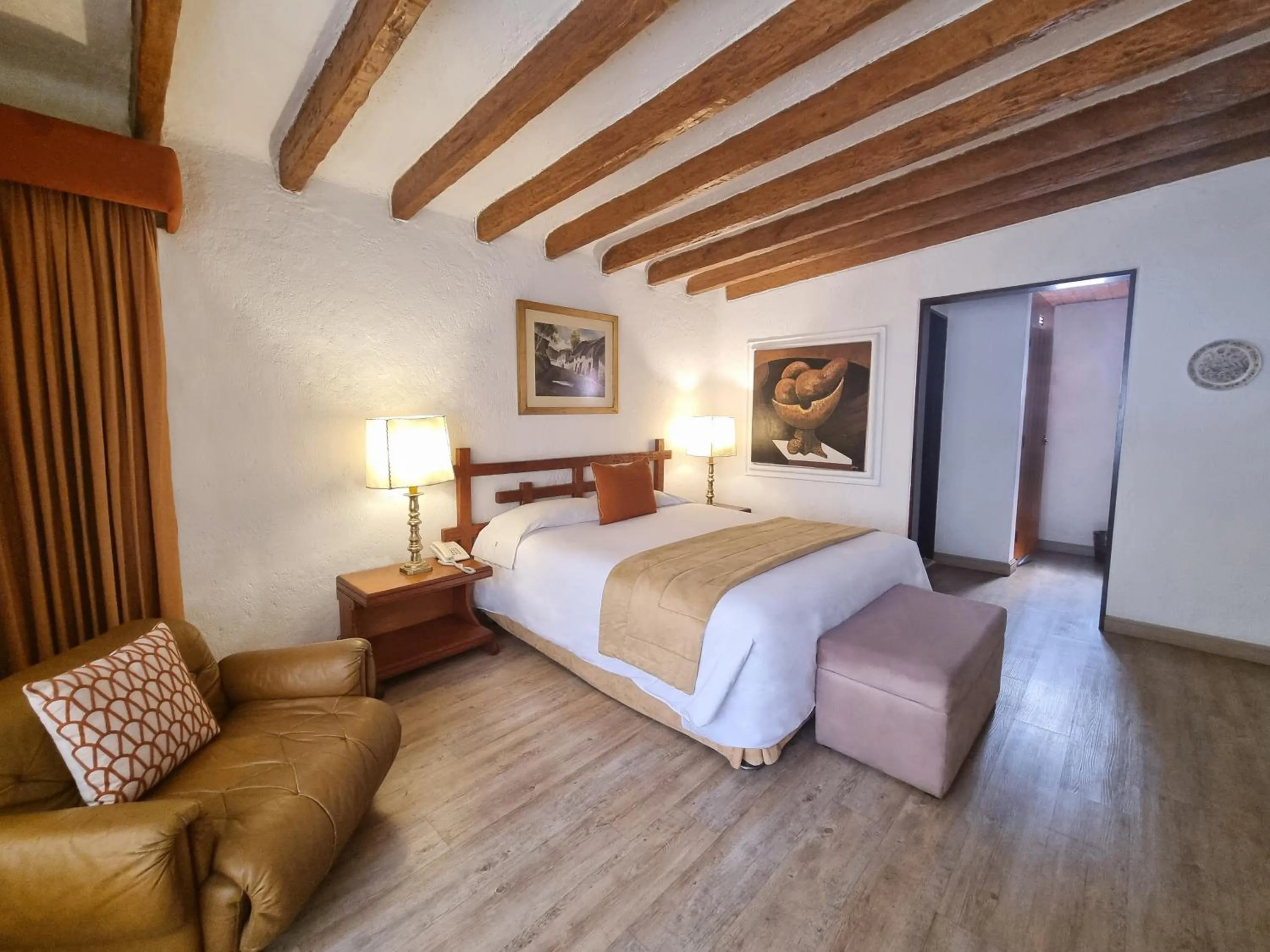 Photo of the whole room, Bed in Antara Hotel & Suites - Miraflores