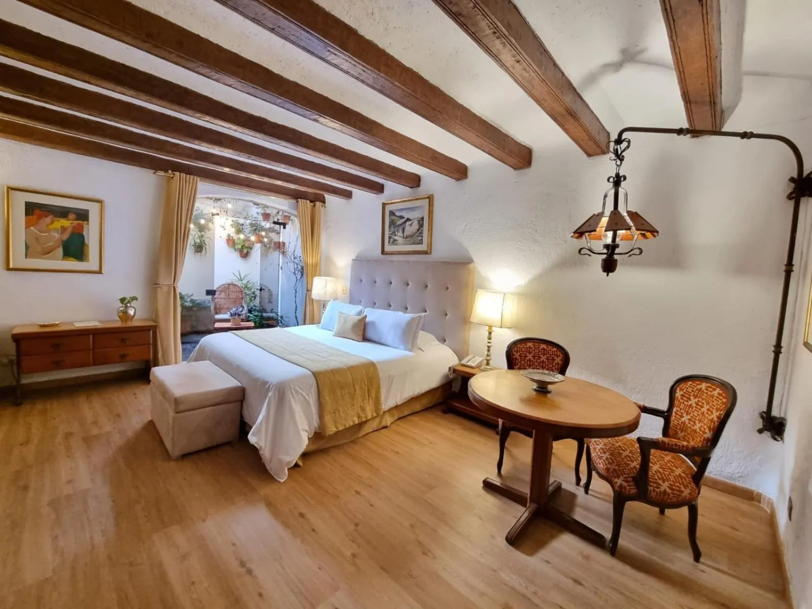 Photo of the whole room, Bed in Antara Hotel & Suites - Miraflores