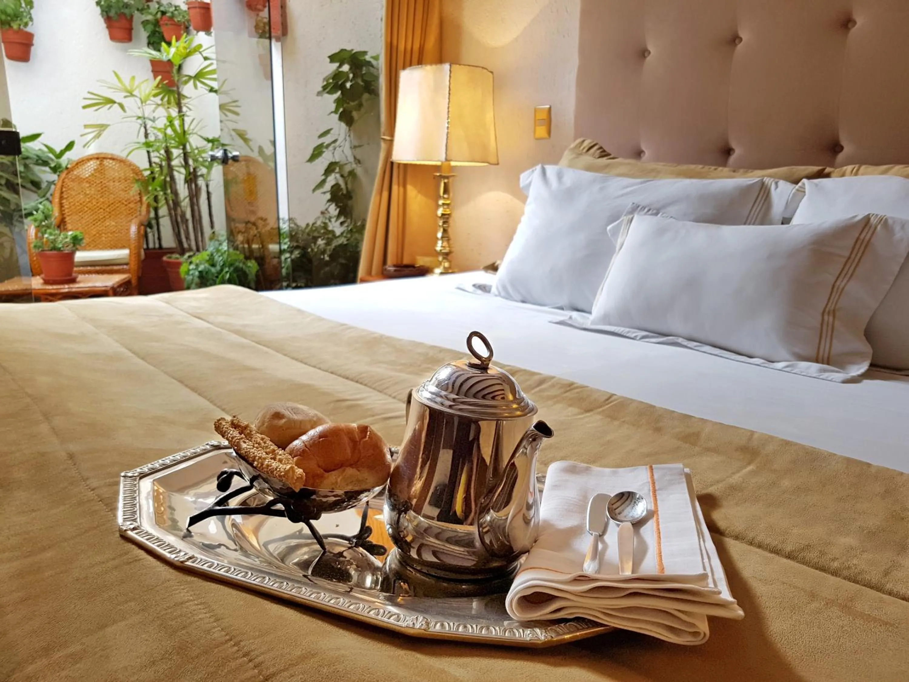 Photo of the whole room, Bed in Antara Hotel & Suites - Miraflores