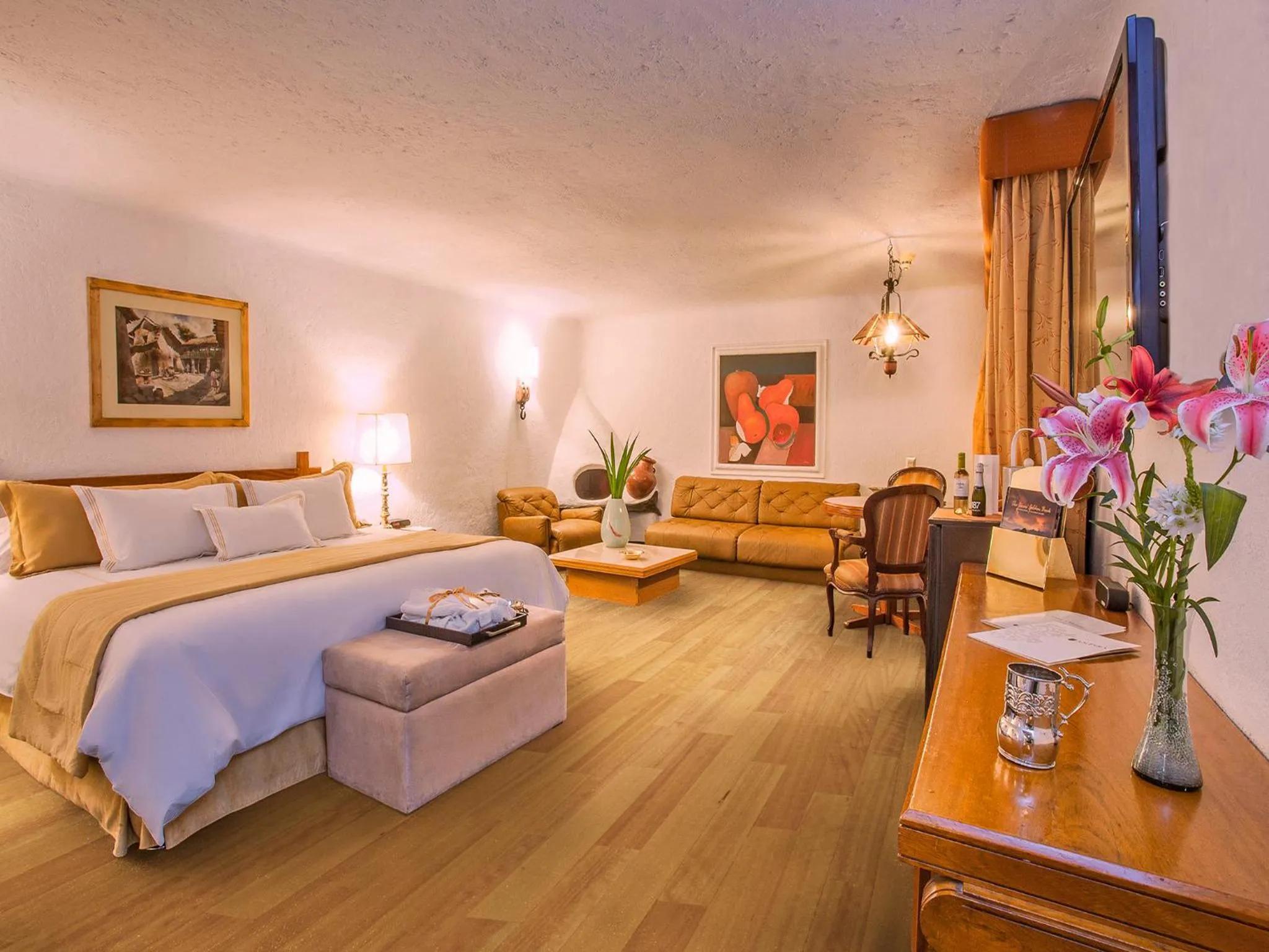 Photo of the whole room, Bed in Antara Hotel & Suites - Miraflores