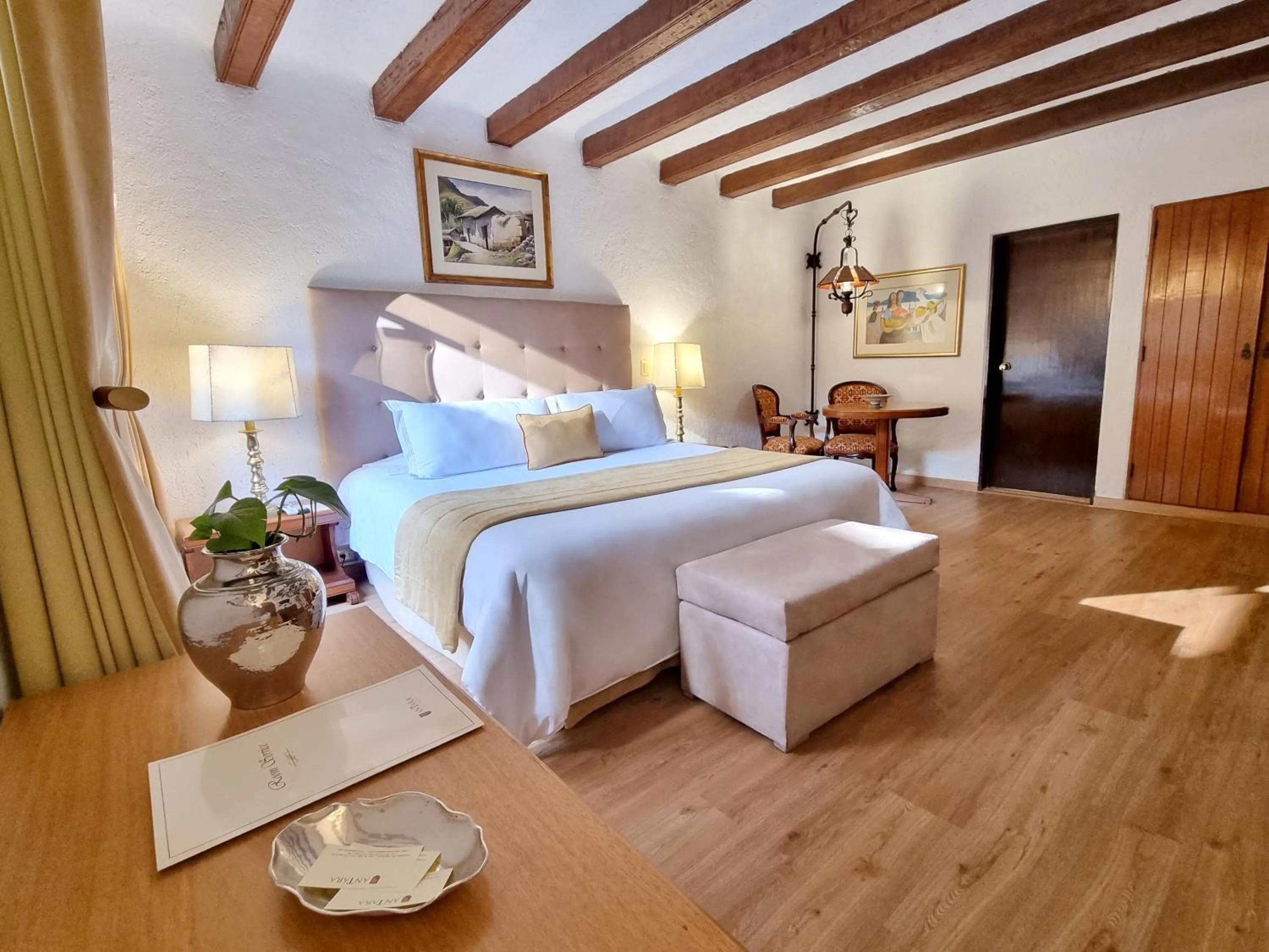 Photo of the whole room, Bed in Antara Hotel & Suites - Miraflores