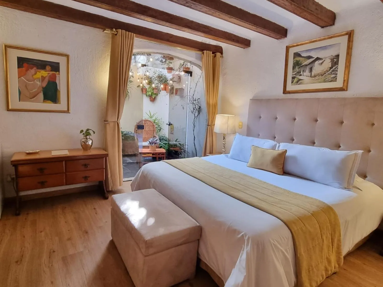 Photo of the whole room, Bed in Antara Hotel & Suites - Miraflores