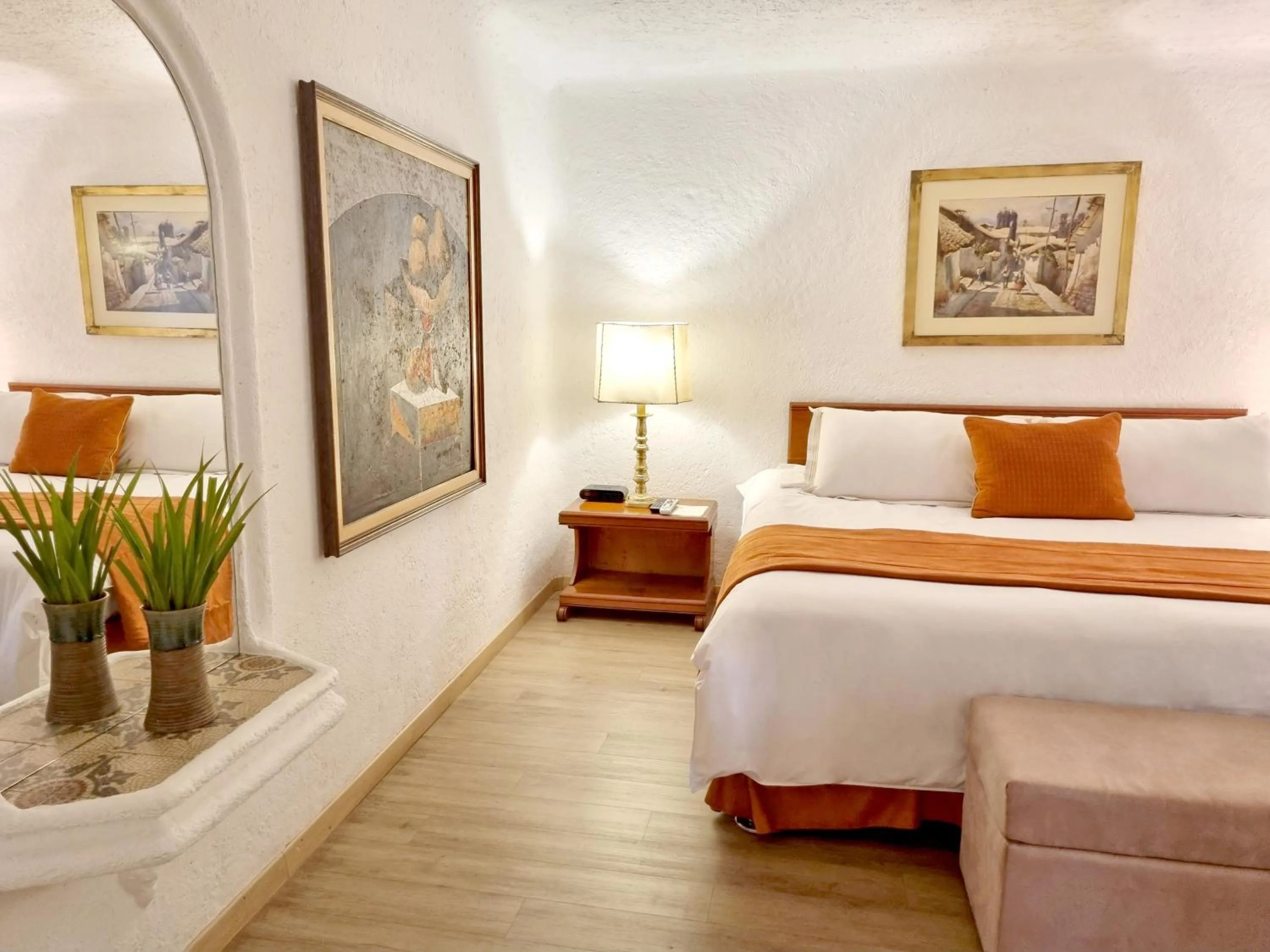 Photo of the whole room, Bed in Antara Hotel & Suites - Miraflores