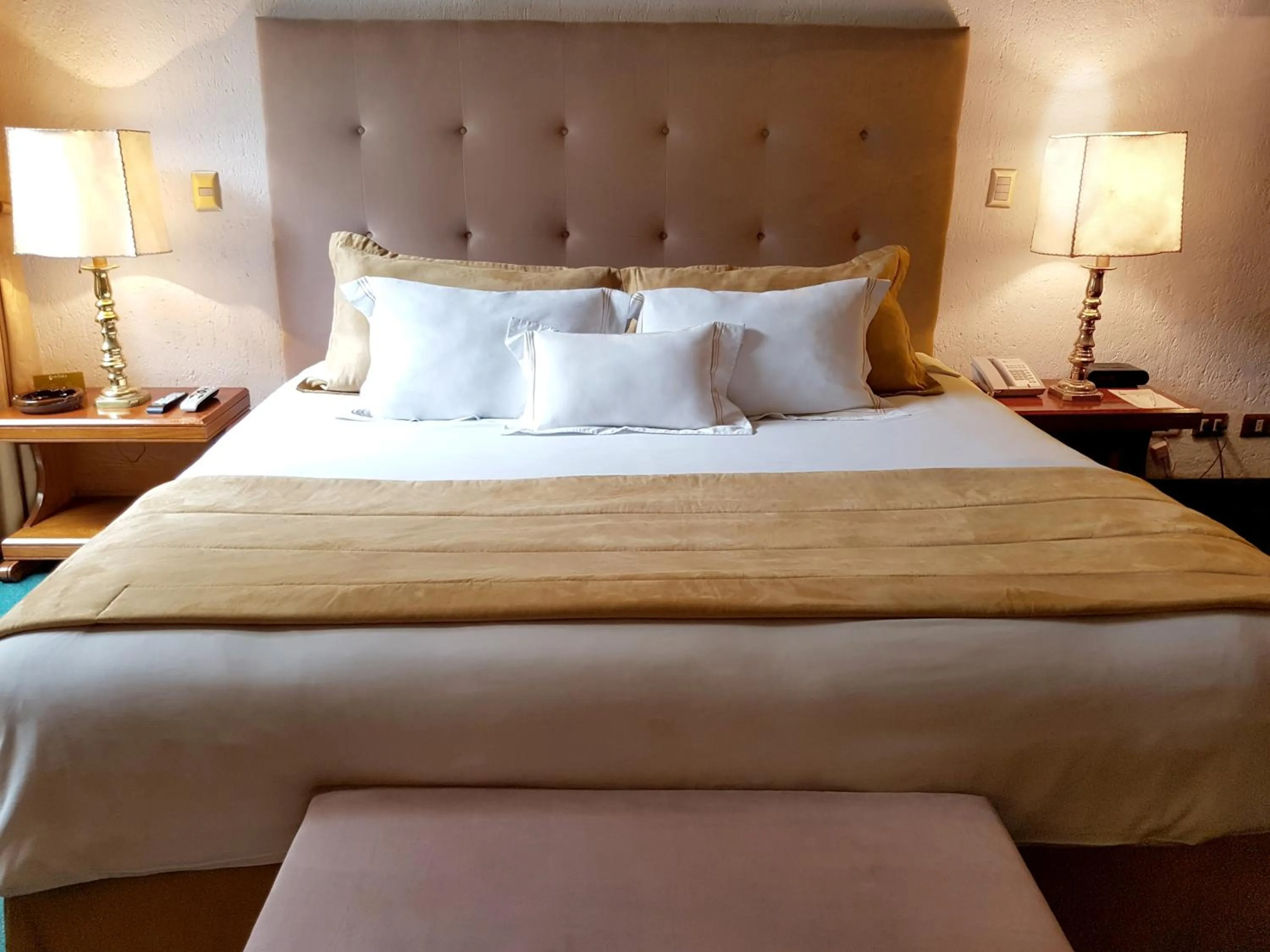 Photo of the whole room, Bed in Antara Hotel & Suites - Miraflores