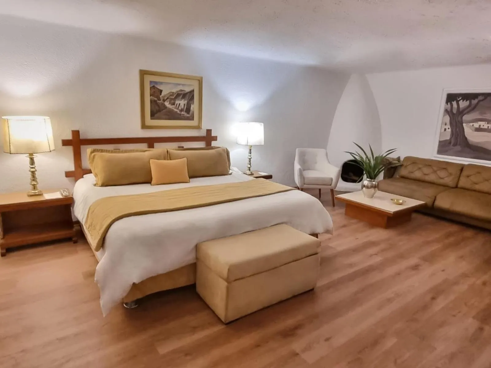 Photo of the whole room, Bed in Antara Hotel & Suites - Miraflores