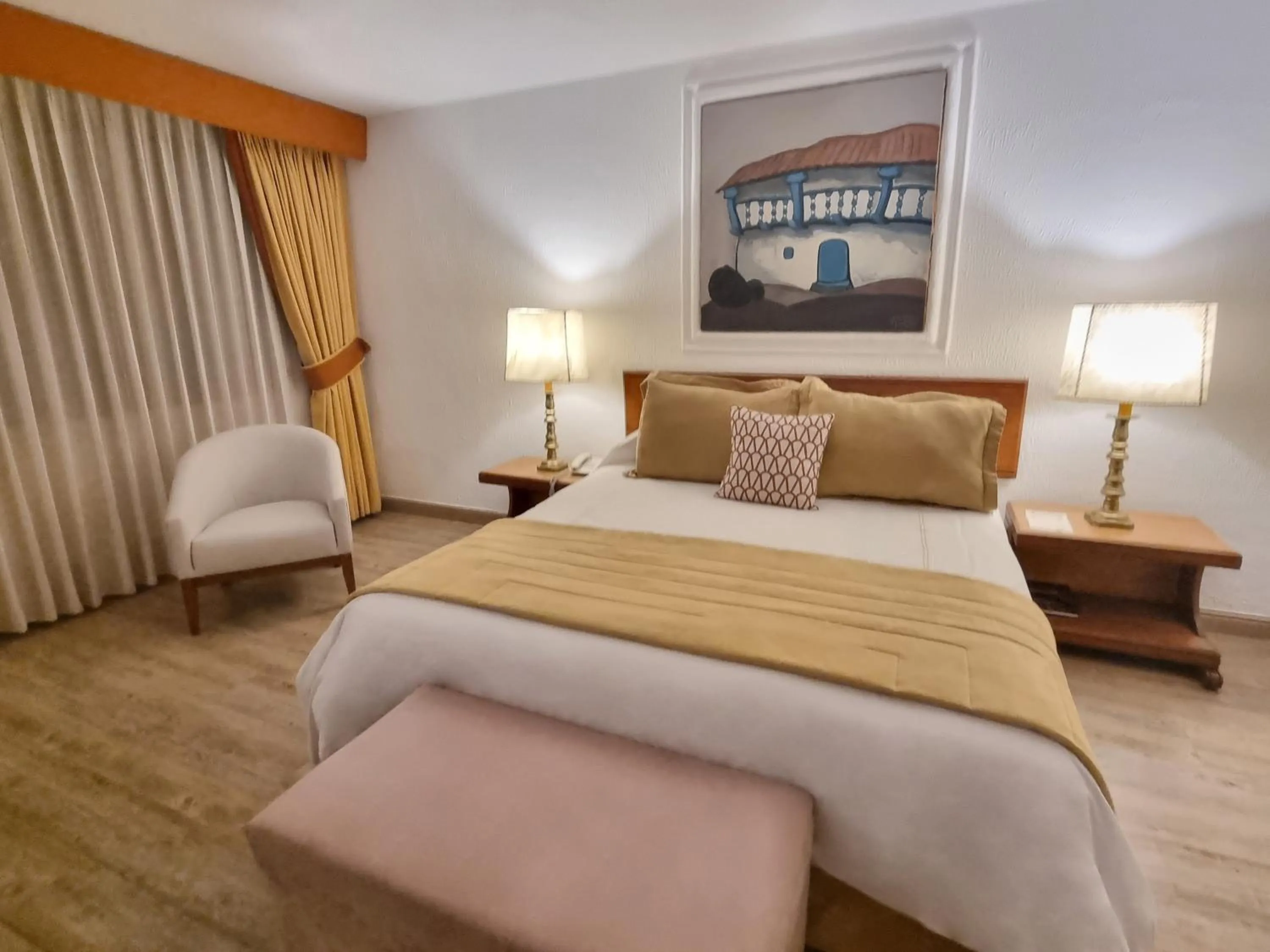 Photo of the whole room, Bed in Antara Hotel & Suites - Miraflores