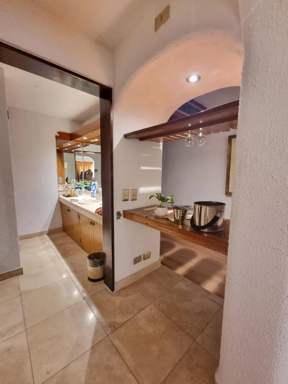 Photo of the whole room, Bed in Antara Hotel & Suites - Miraflores