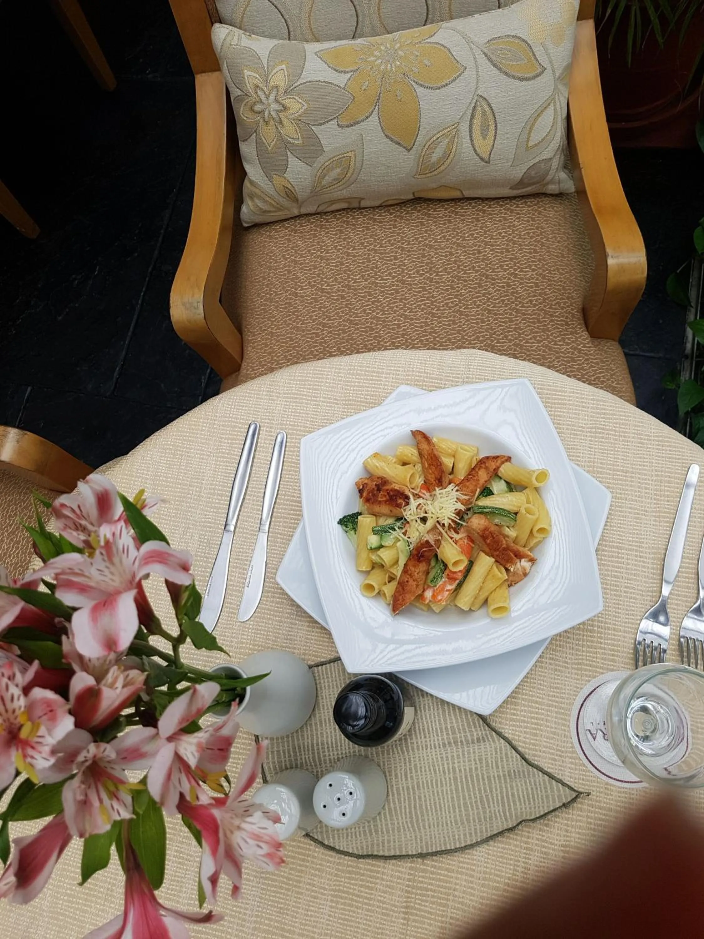 Restaurant/places to eat in Antara Hotel & Suites - Miraflores