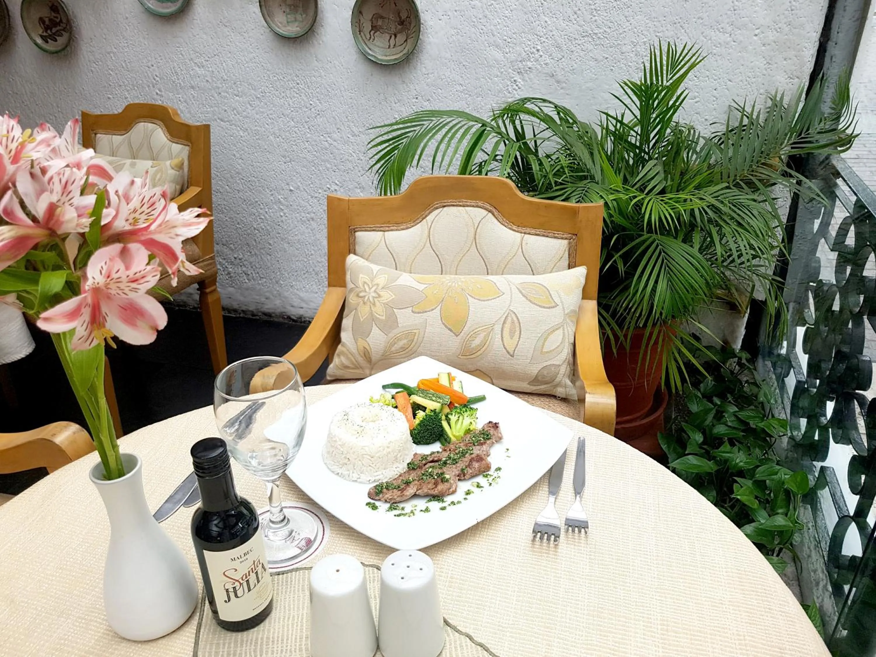 Restaurant/places to eat in Antara Hotel & Suites - Miraflores