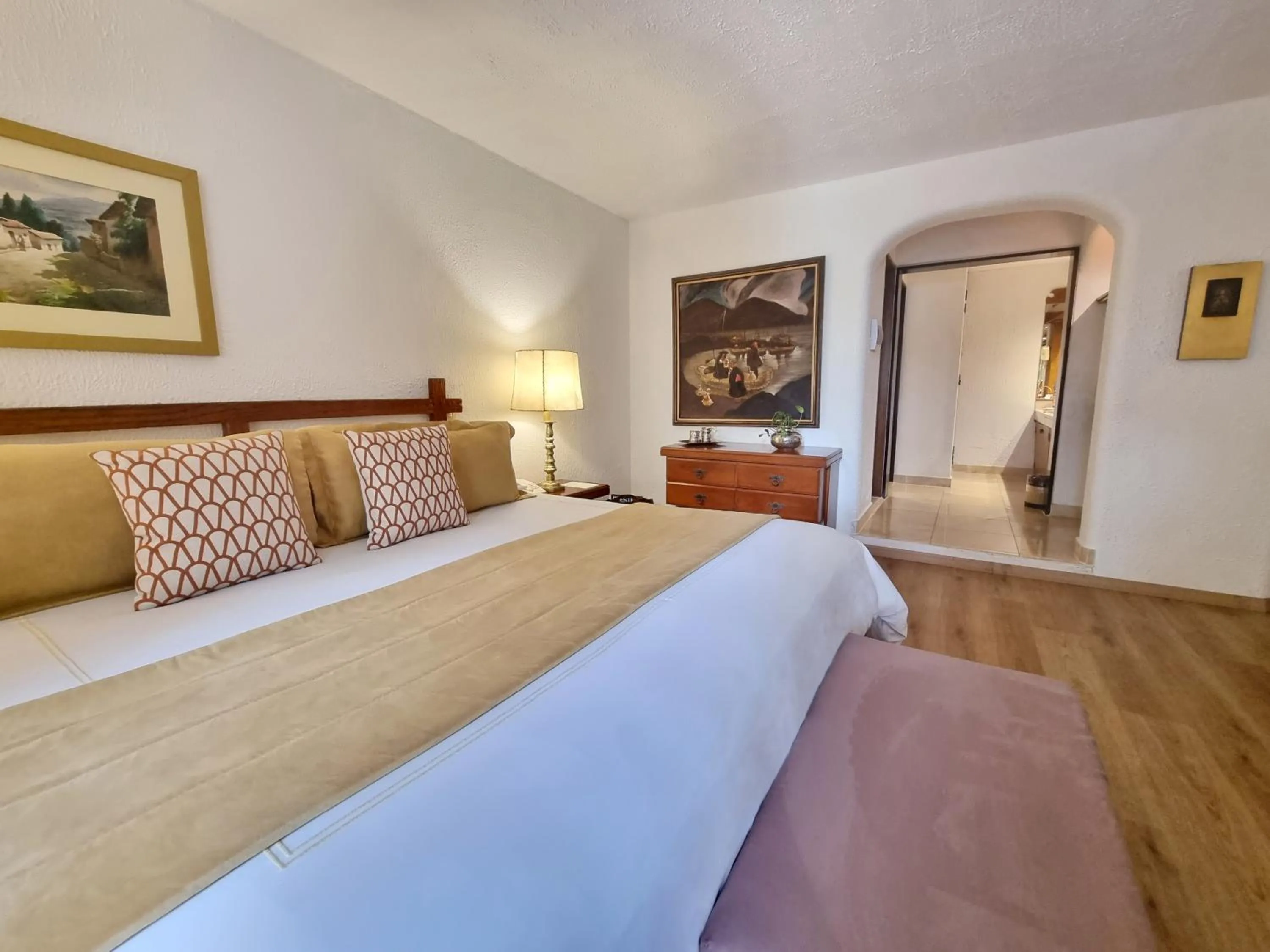 Photo of the whole room, Bed in Antara Hotel & Suites - Miraflores