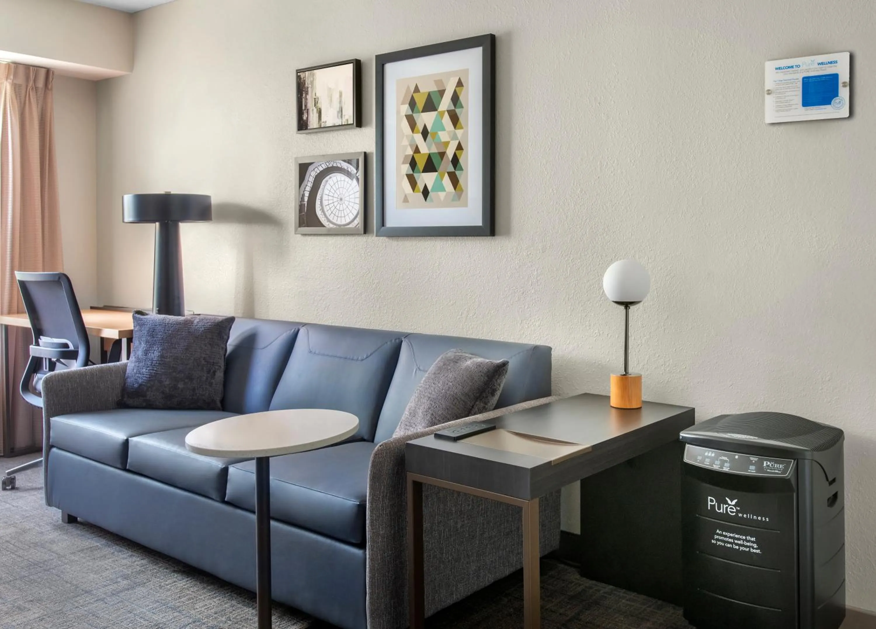 Seating area in Residence Inn Hartford Manchester