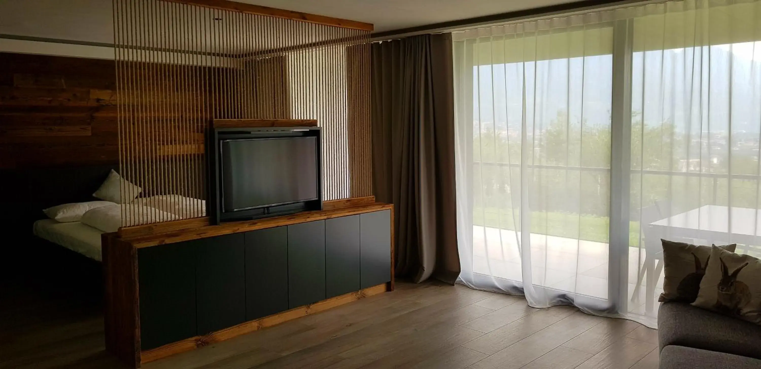 Apartment with Private Garden and Panoramic View in The View Luxury Suites Apartment with Private Garden and Panoramic View in The View Luxury Suites